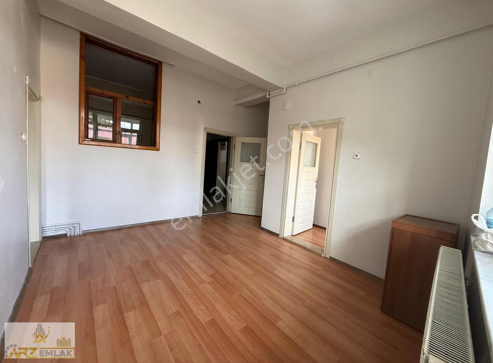 Merkez Çarşıda 2+1 Kiralık Daire Arz Emlaktan - Görsel 4