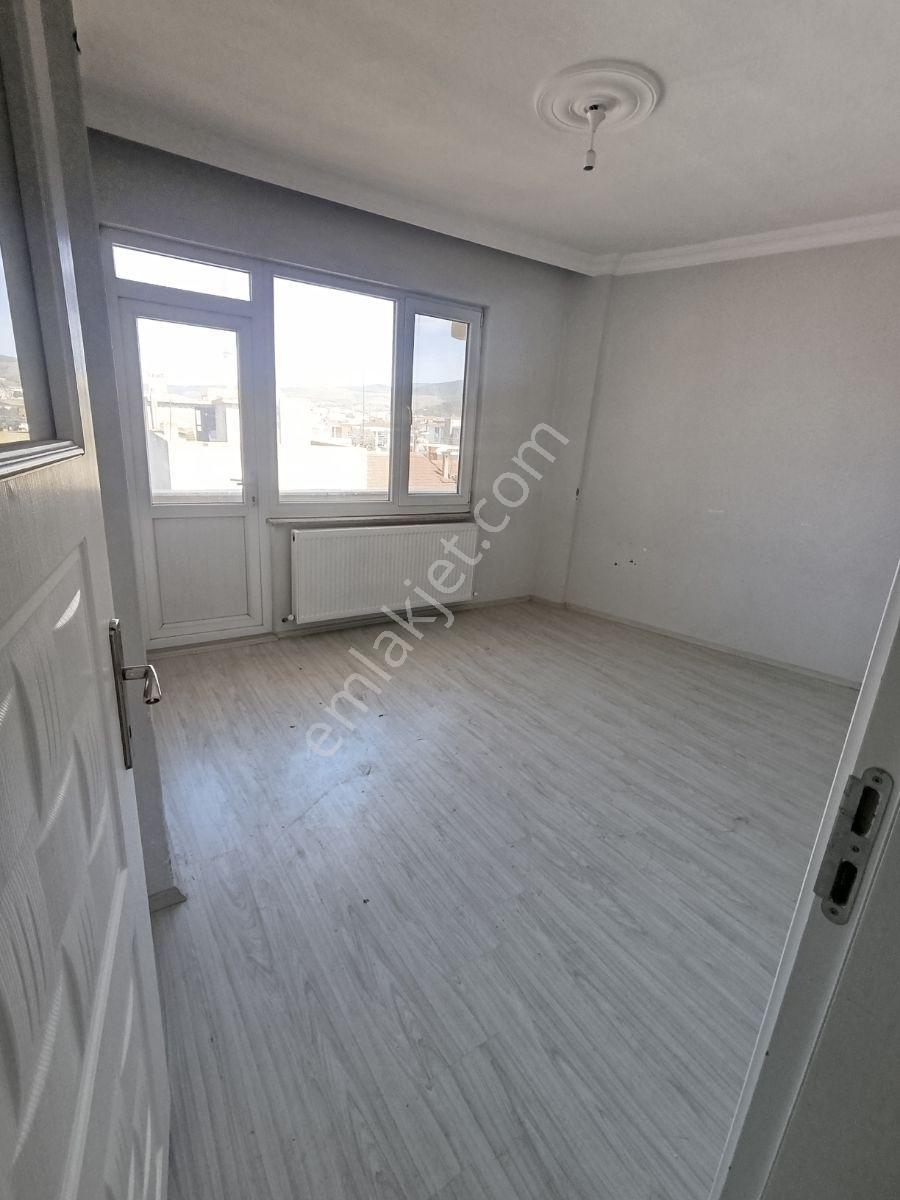 Susurluk'ta Masrafsız Bu Fiyata Yok !!! 2+1 Kombili 100m2 - Görsel 12