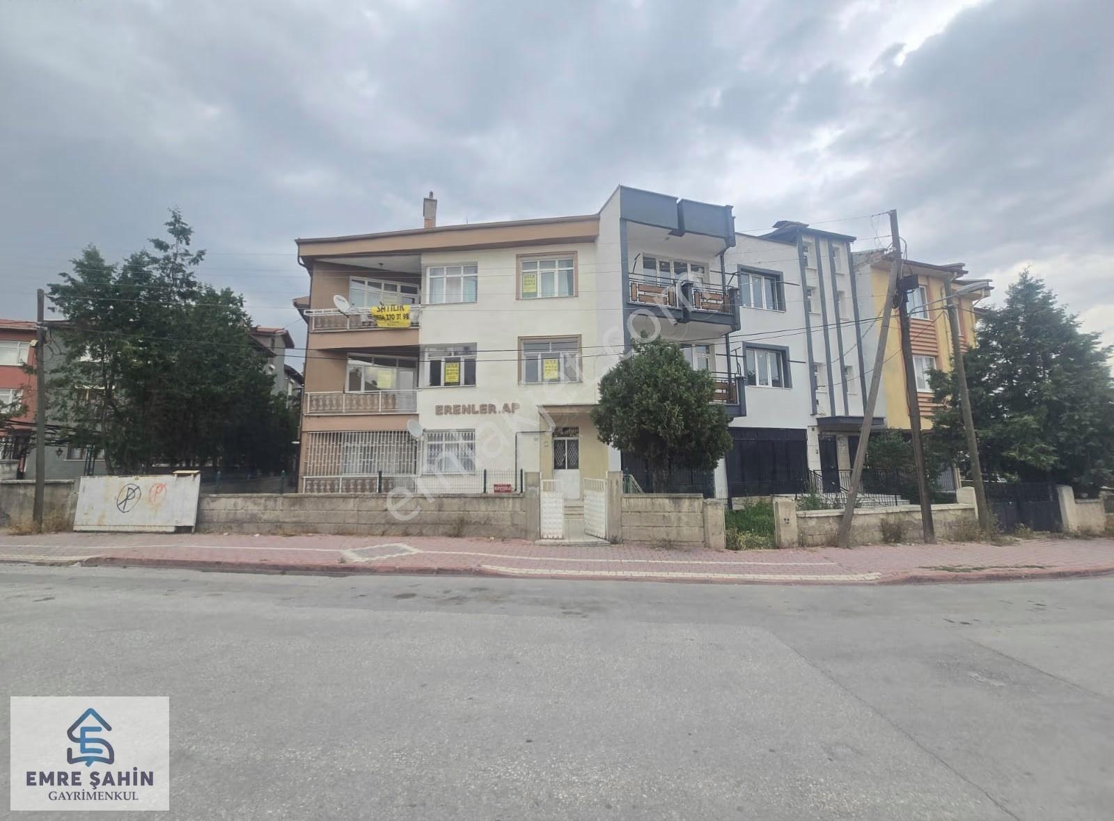 Aydınlıkevler Mah. Arakat Semt Pazarı Yanı Satılık Geniş Daire