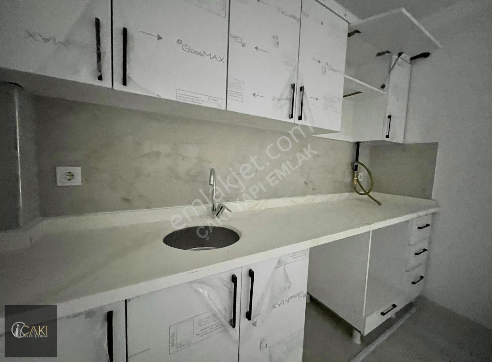 Çakı Yapı Emlaktan Merkezi Konumda Kiralık 1+1 Daire - Görsel 8