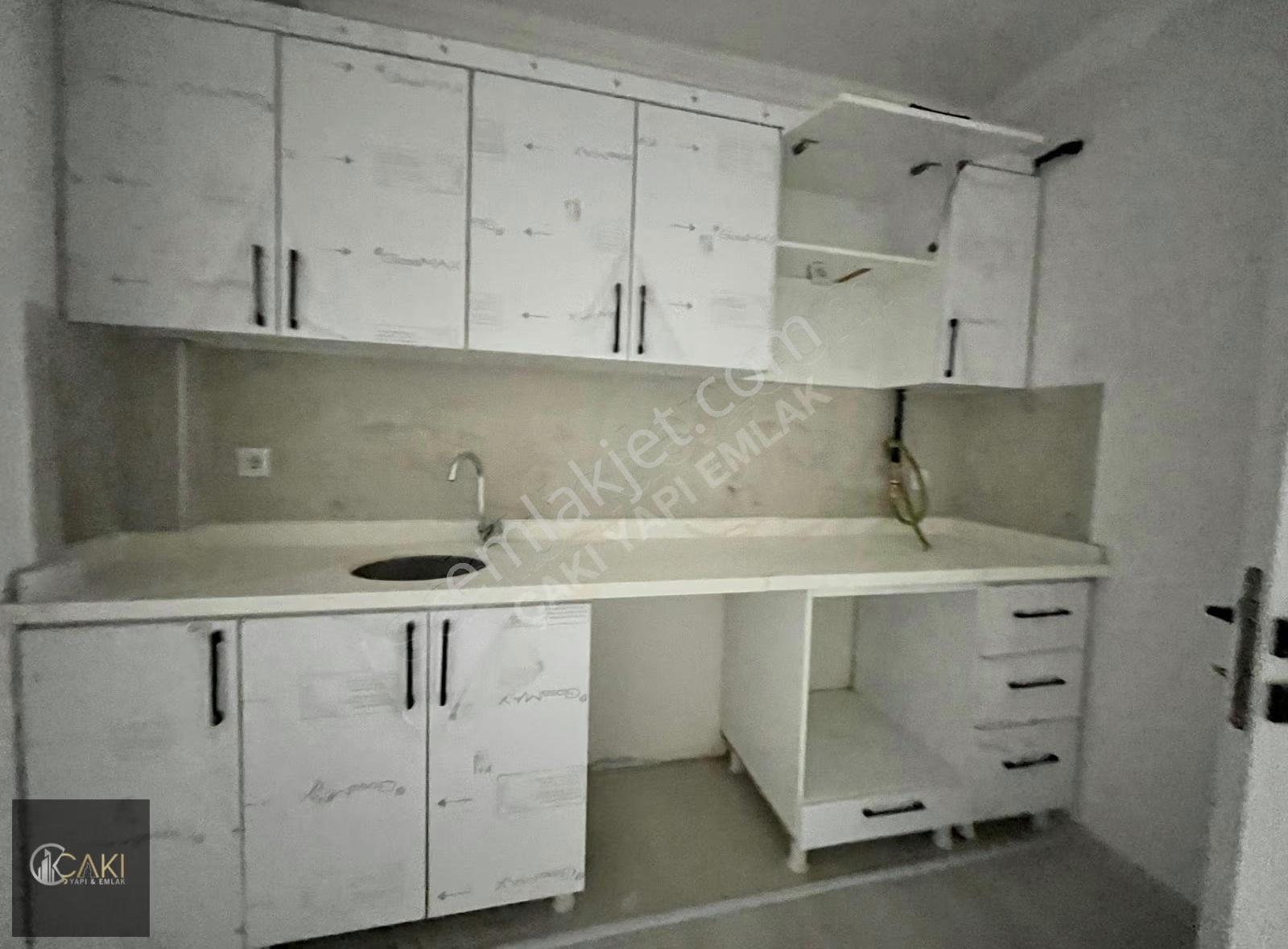 Çakı Yapı Emlaktan Merkezi Konumda Kiralık 1+1 Daire - Görsel 6