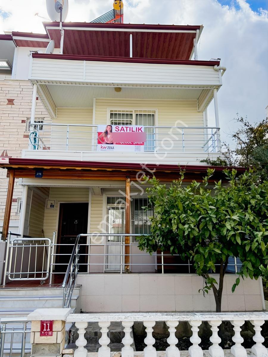 Altınoluk Grupkent 4+1 Satılık Tripleks Villa