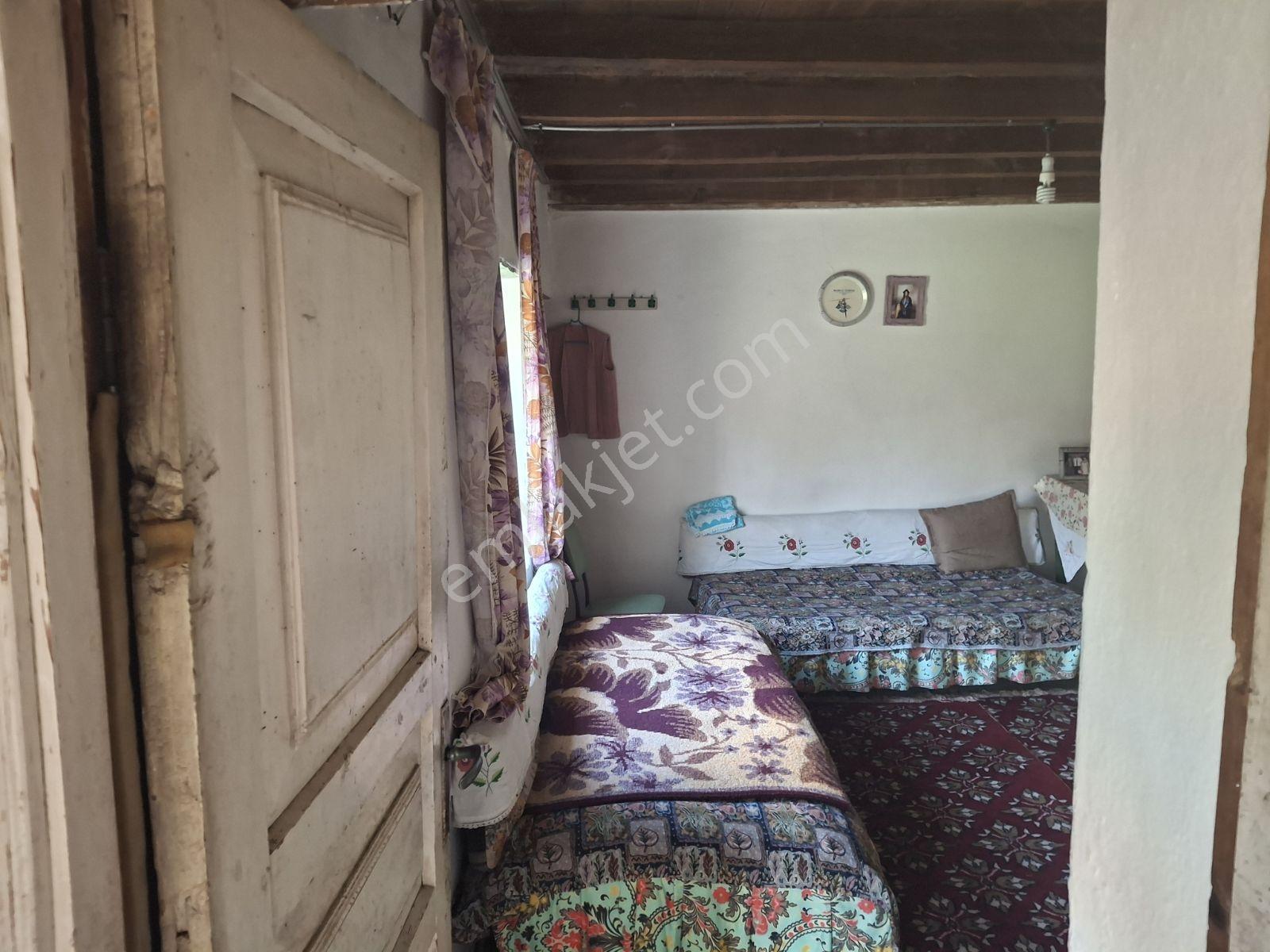 Kazdağlarının Kalbi Dağahmetce Köyünde 2 Katlı 3+1 Bahçeli Ev - Görsel 24