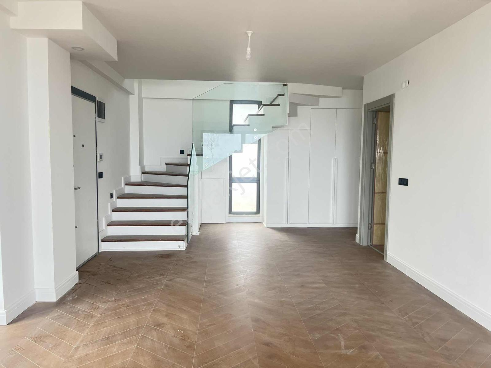 Altınoluk Fenerde 5+1 Denize Sıfır Sitede Müstakil Villa - Görsel 6