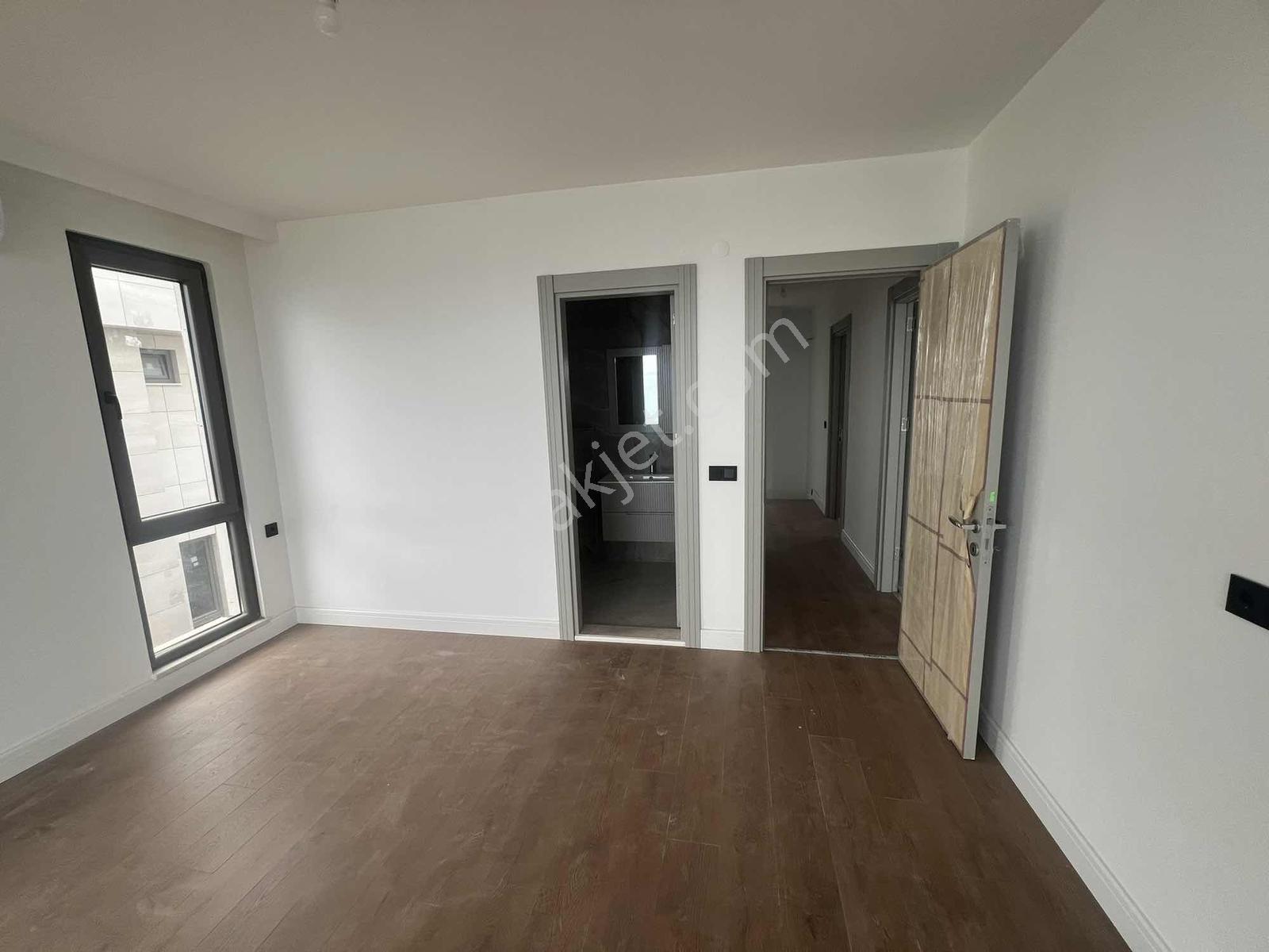 Altınoluk Fenerde 5+1 Denize Sıfır Sitede Müstakil Villa - Görsel 15