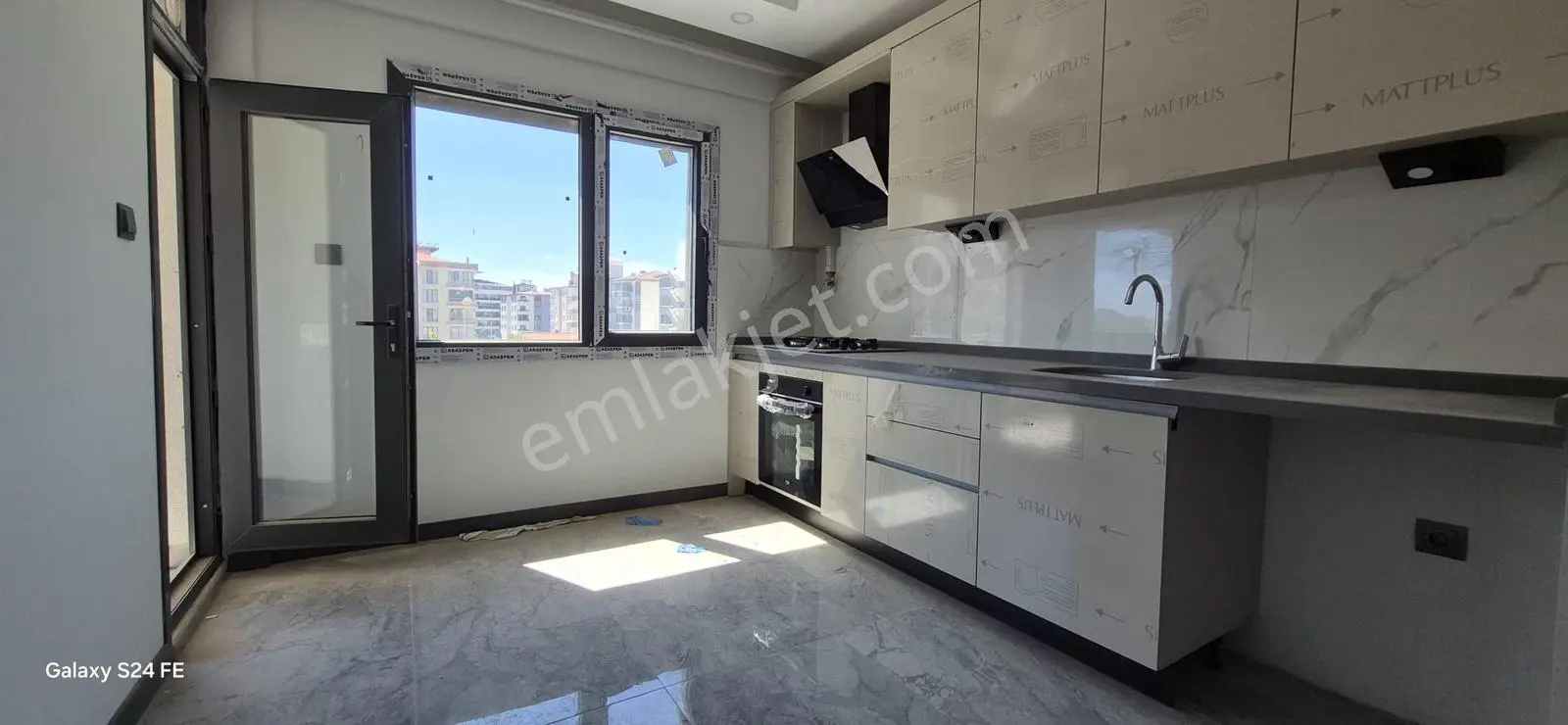 Kw Zena'dan Burhaniye Ören Yolunda Kiralık 3+1 Sıfır Daire - Görsel 5