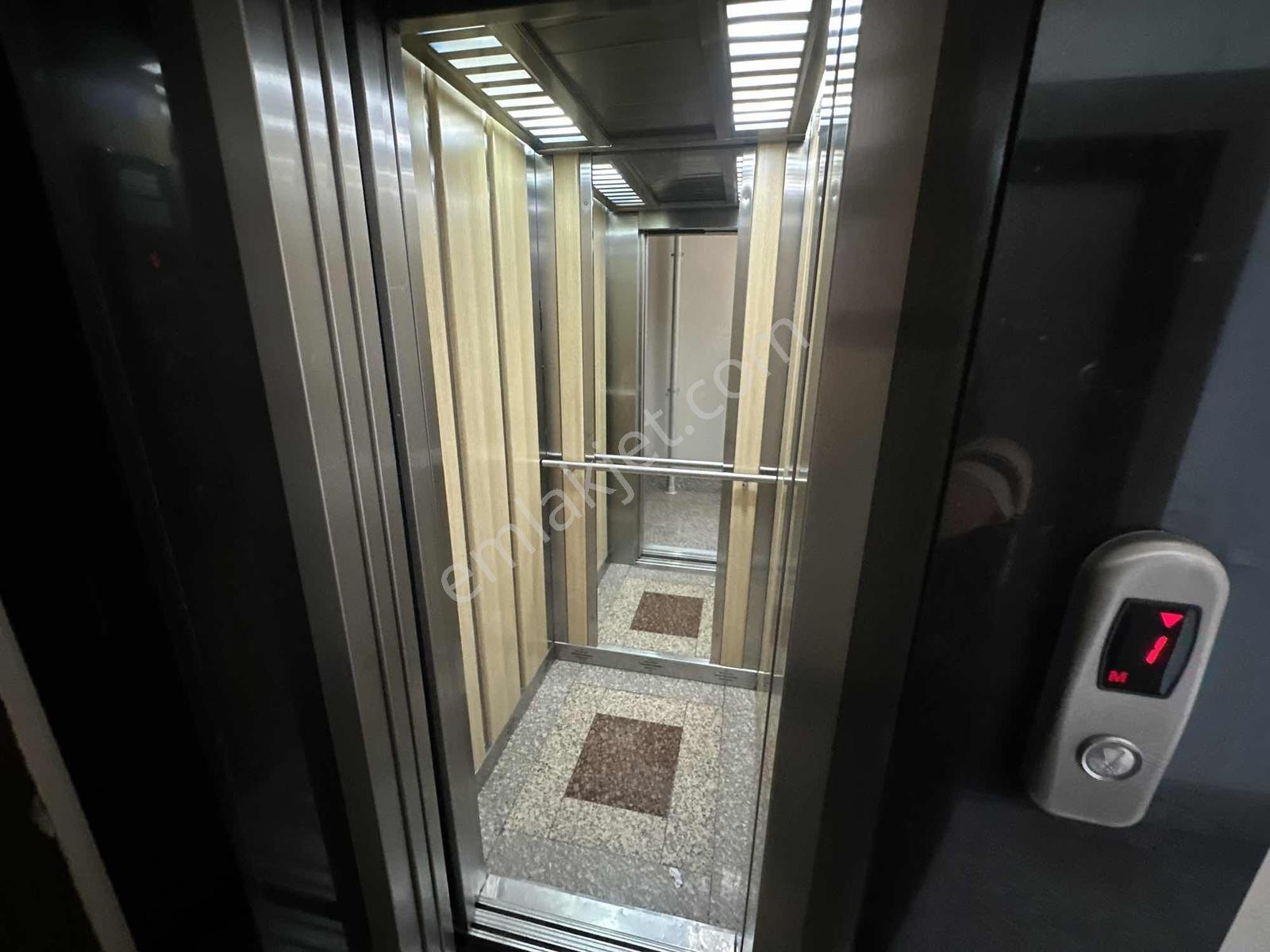 Havuzlu Sitede Ara Katta 2+1 Full Eşyalı Geniş Daıre - Görsel 31