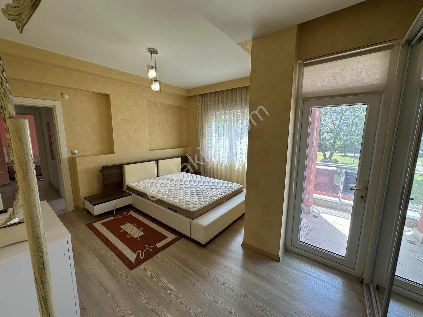 Havuzlu Sitede Ara Katta 2+1 Full Eşyalı Geniş Daıre - Görsel 26