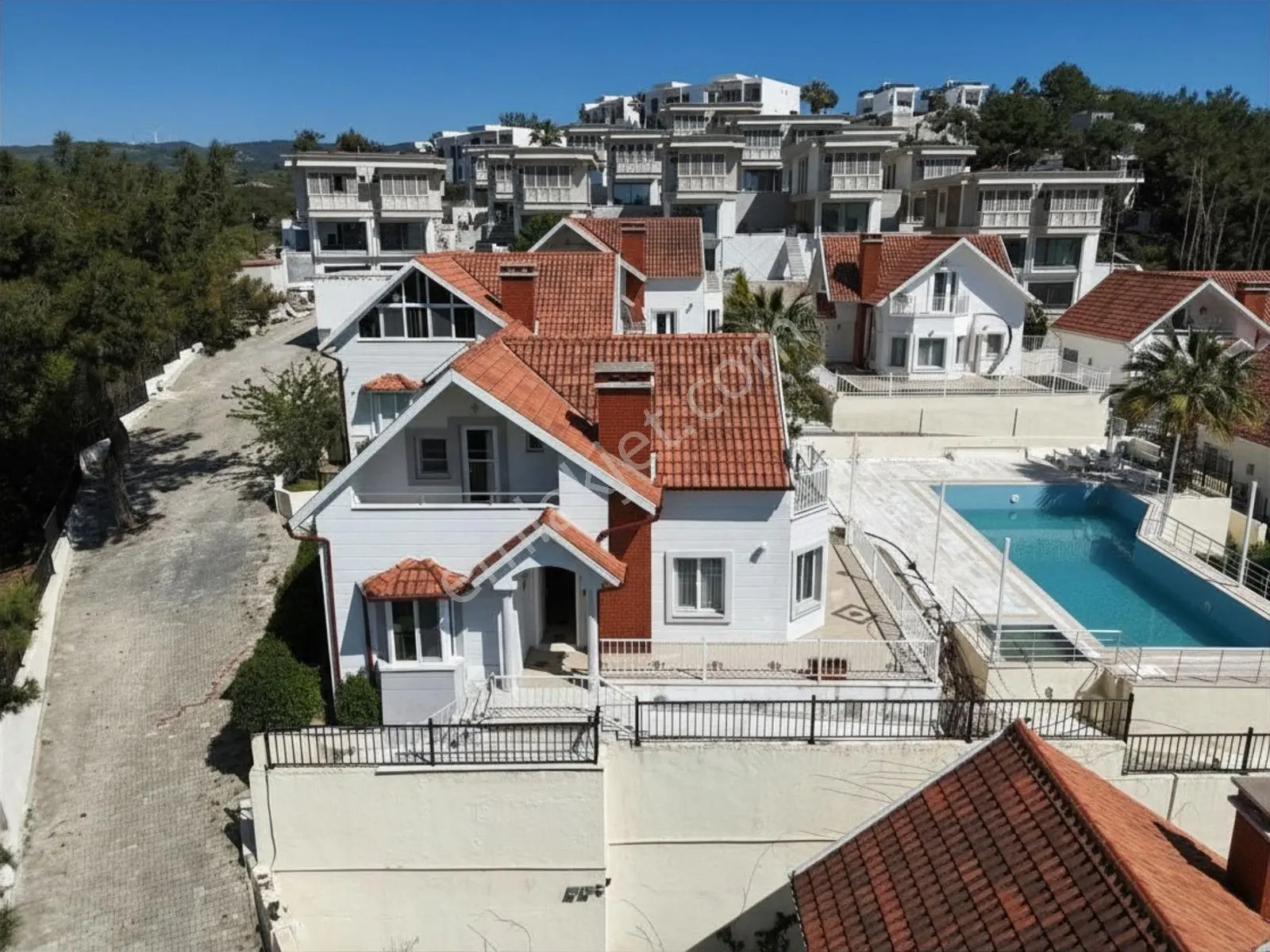 Kuşadası Soğucak Pıne Valleyde Lüks 4+1 Villa