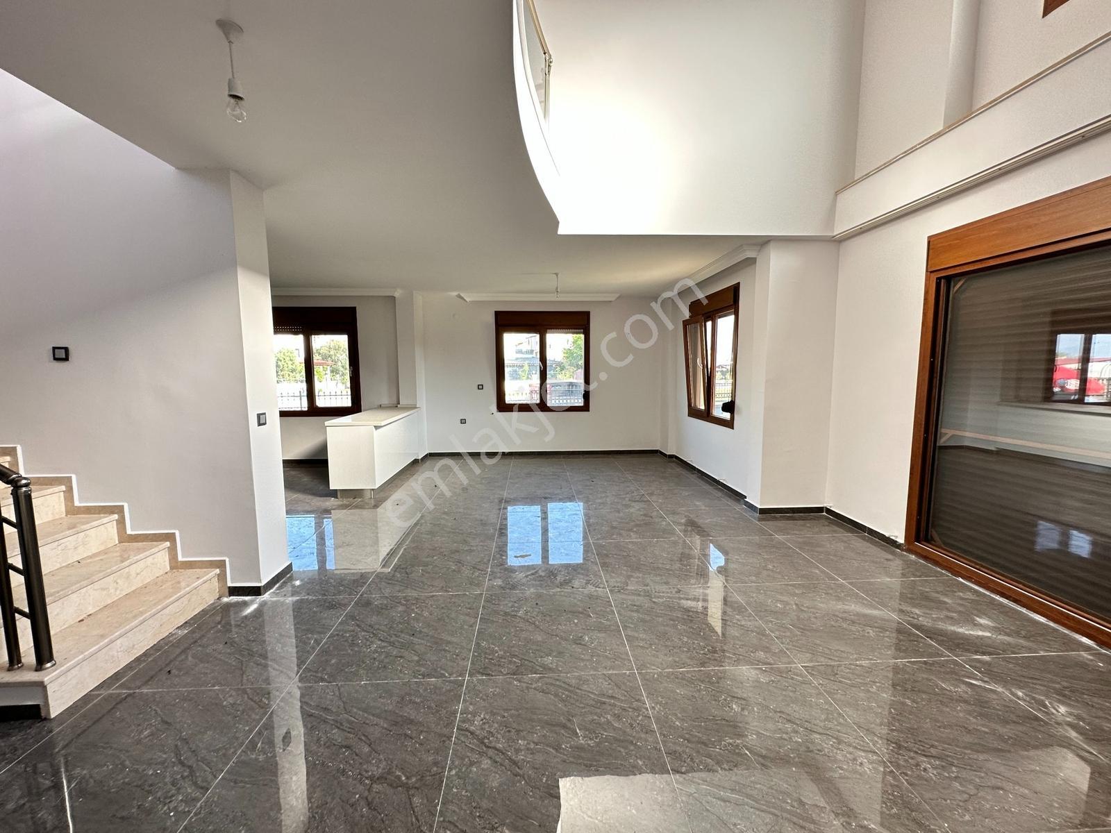 Altınova Sahilde 4+1 Satılık Villa - Görsel 18