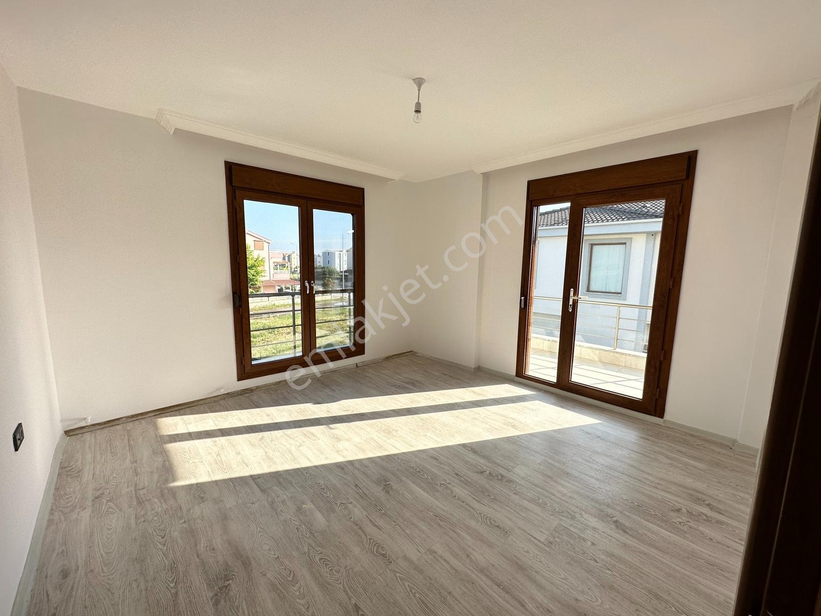 Altınova Sahilde 4+1 Satılık Villa - Görsel 25