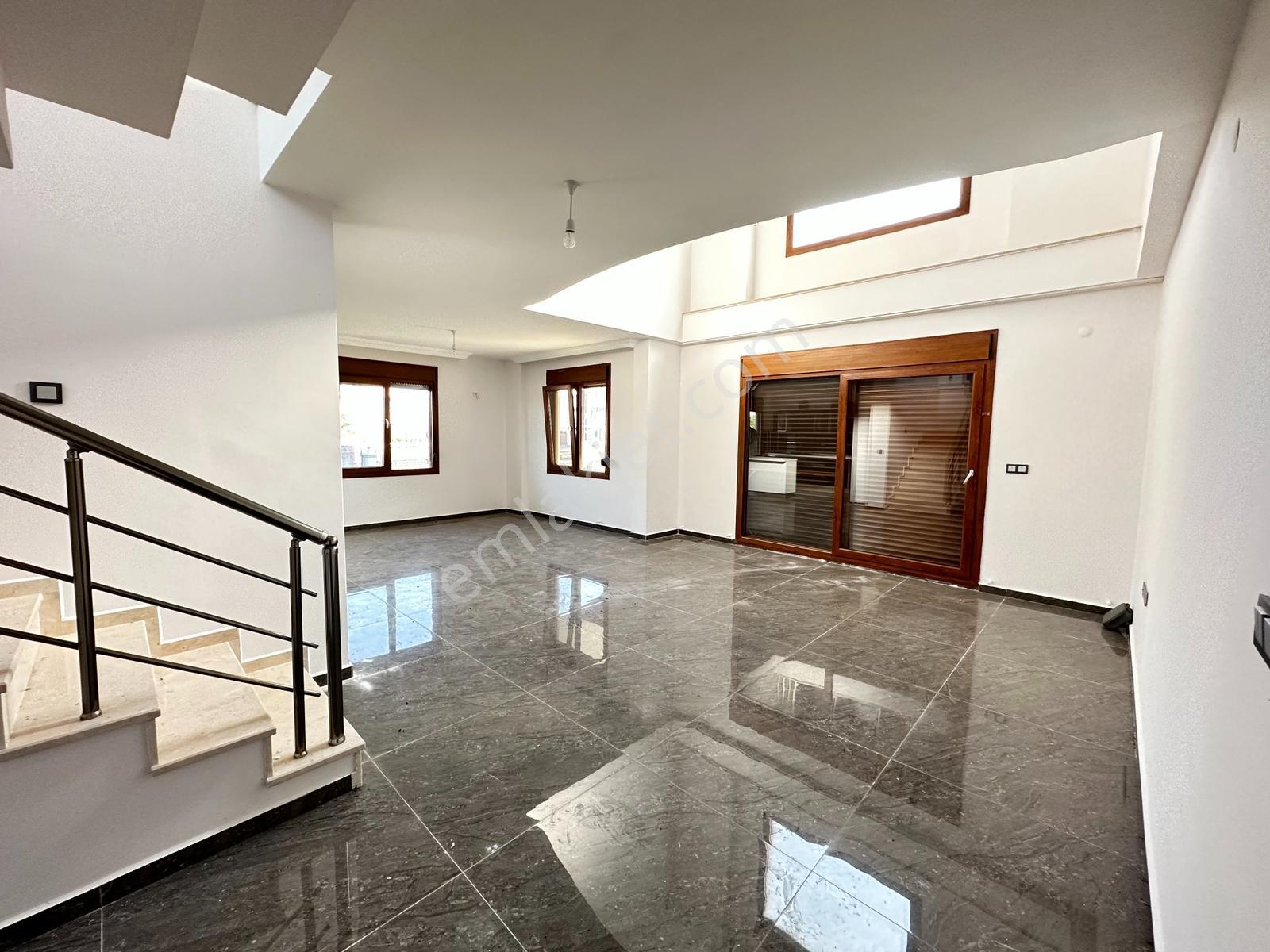 Altınova Sahilde 4+1 Satılık Villa - Görsel 17
