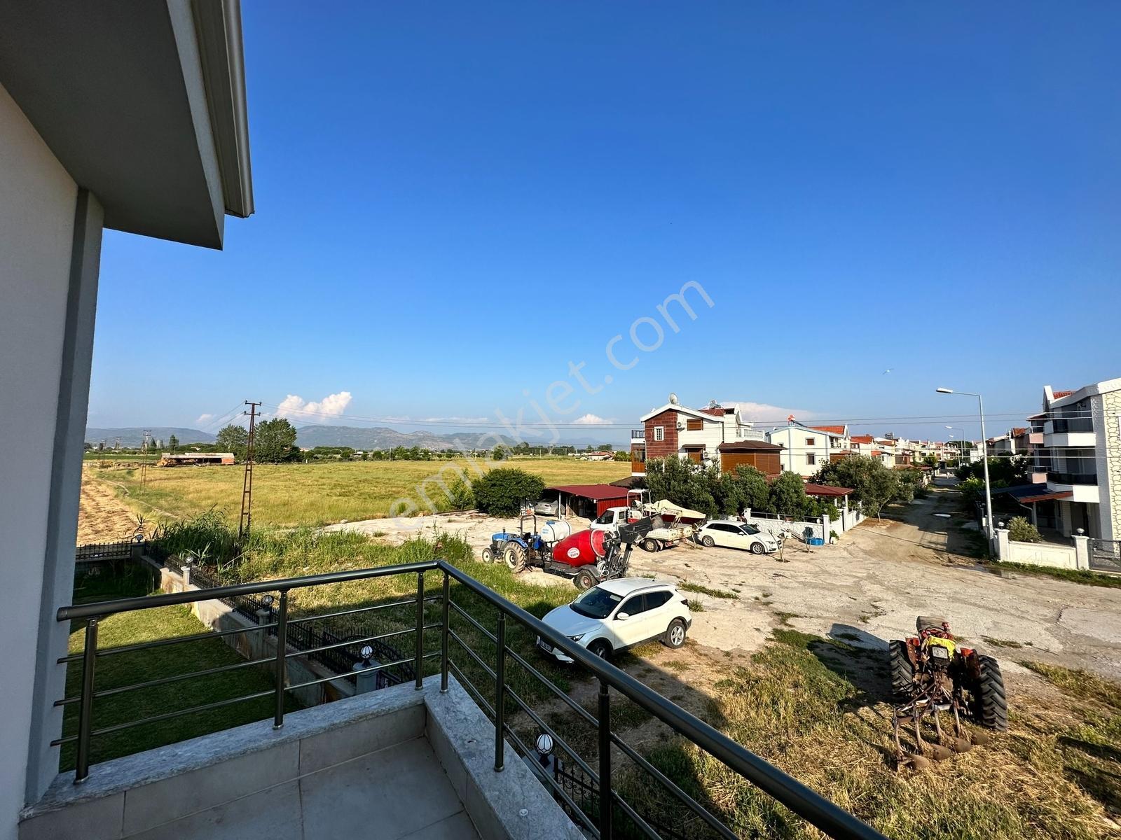 Altınova Sahilde 4+1 Satılık Villa - Görsel 31