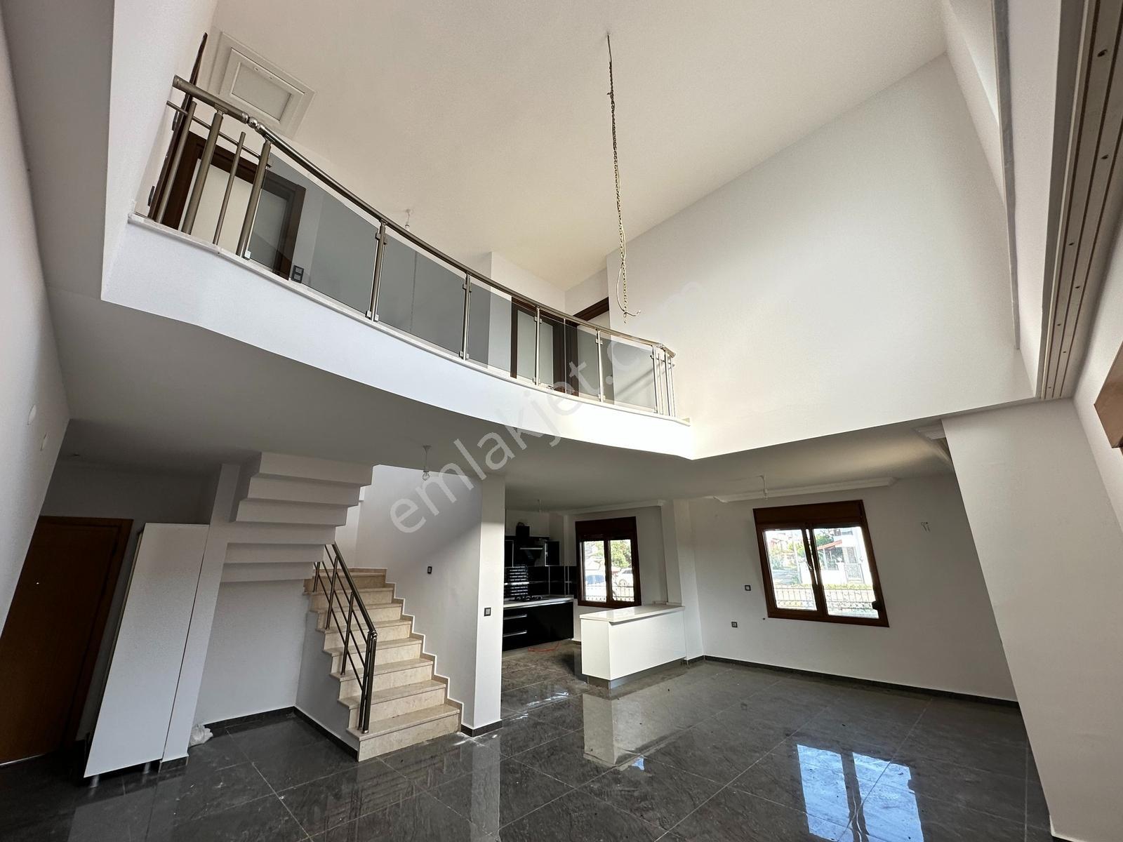 Altınova Sahilde 4+1 Satılık Villa - Görsel 11