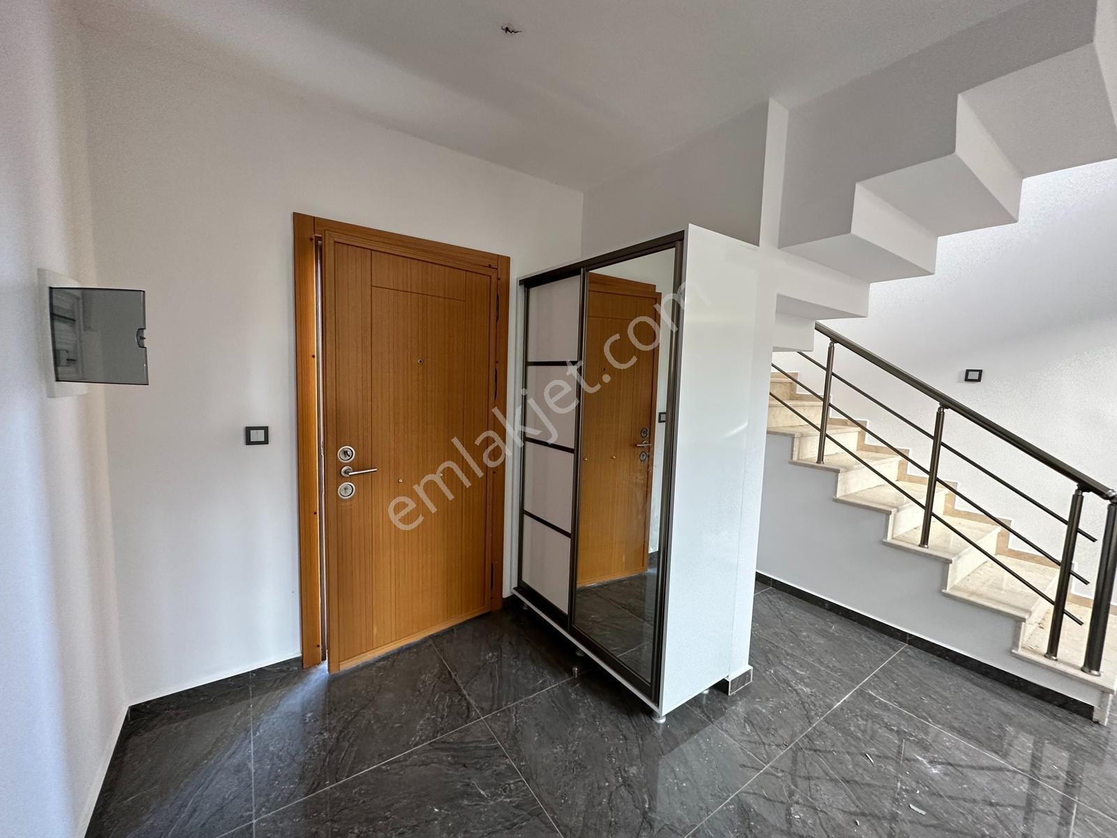 Altınova Sahilde 4+1 Satılık Villa - Görsel 16