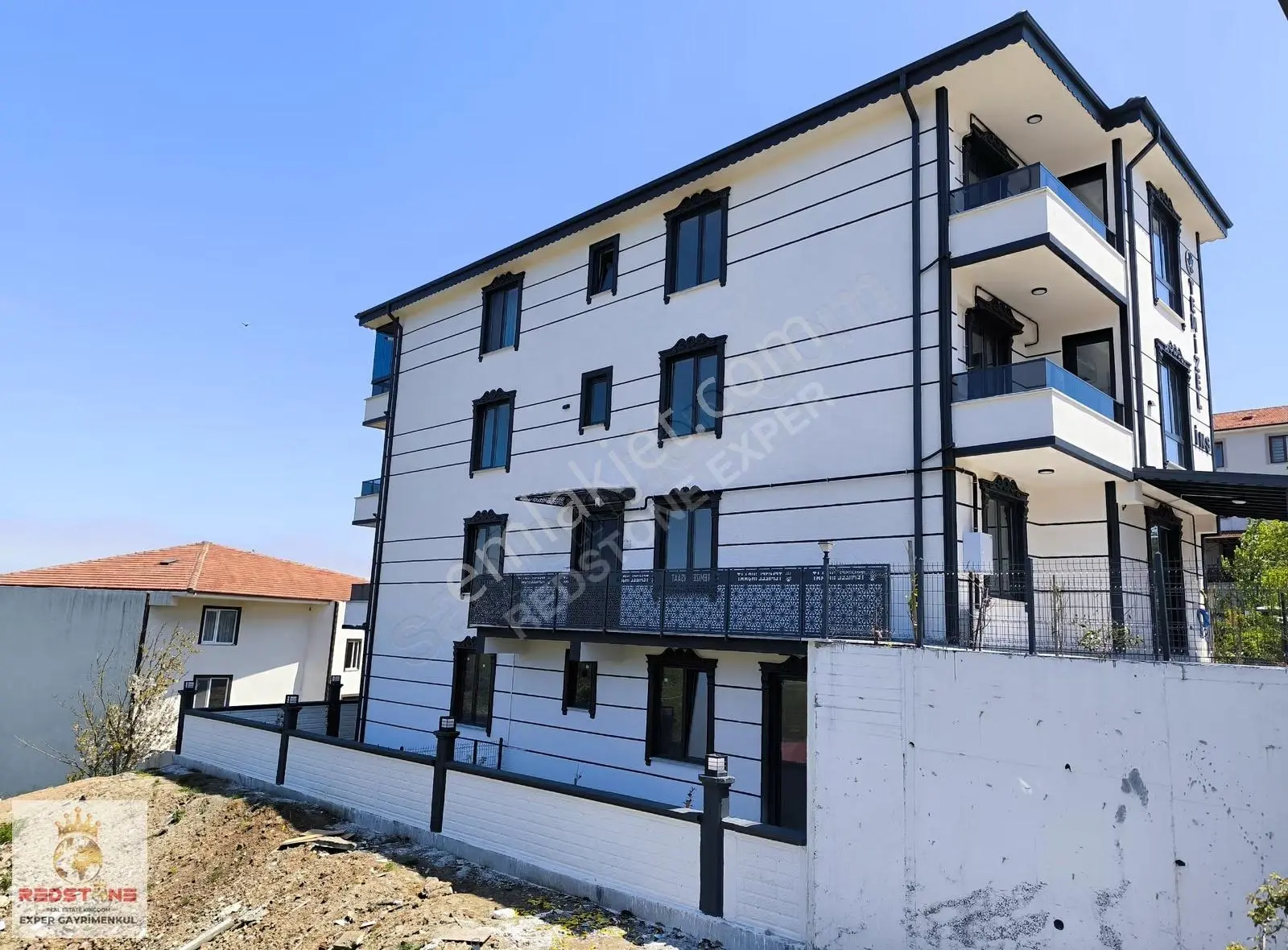 Karasu Merkezde Bahçeli Ayrı Girişli Sıfır 2+1 Kiralık Daire - Görsel 3
