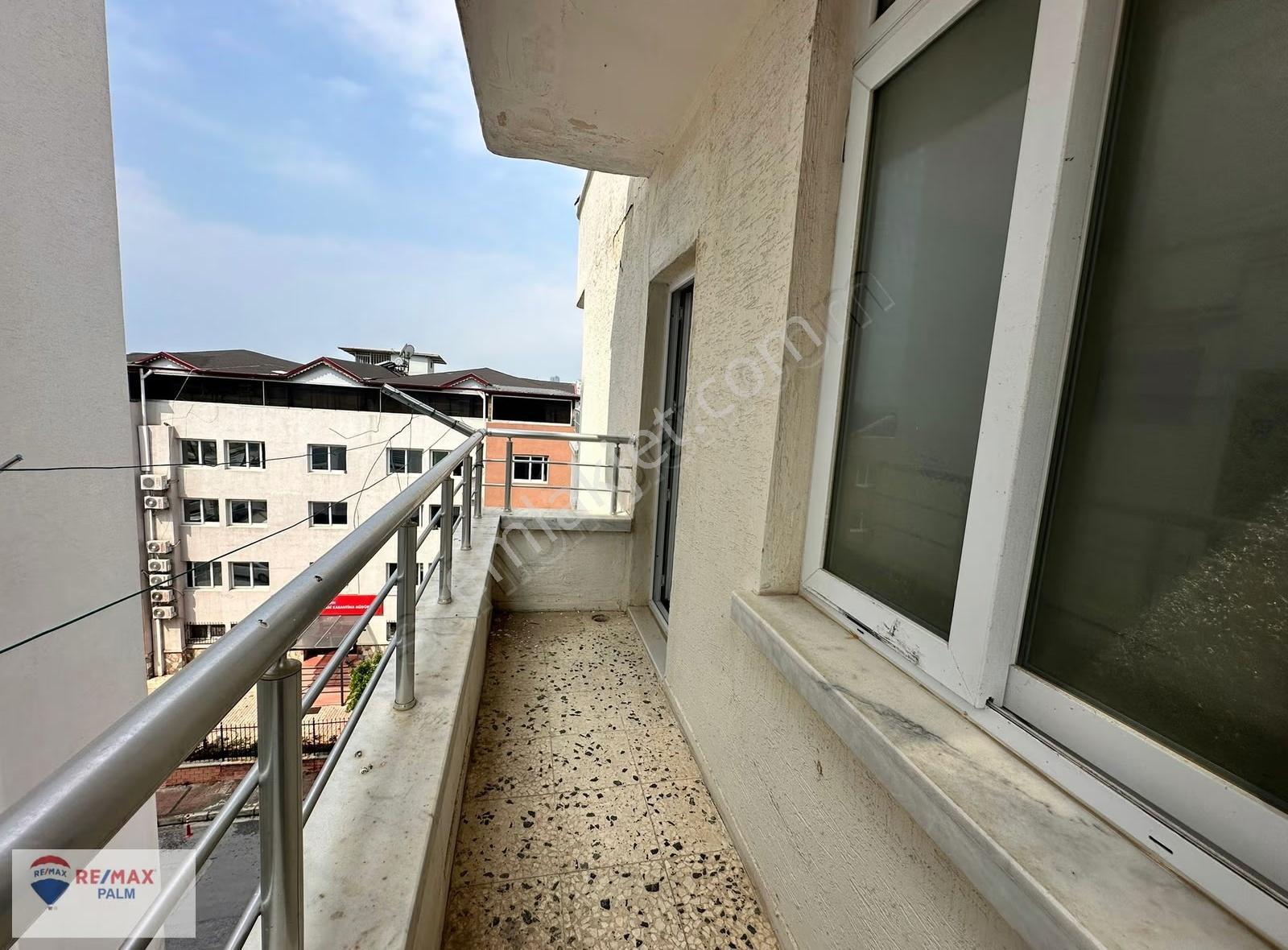 Remax Palm'den Adnan Menderes Blv.da Deniz Manzaralı Kiralık 3+1 - Görsel 10