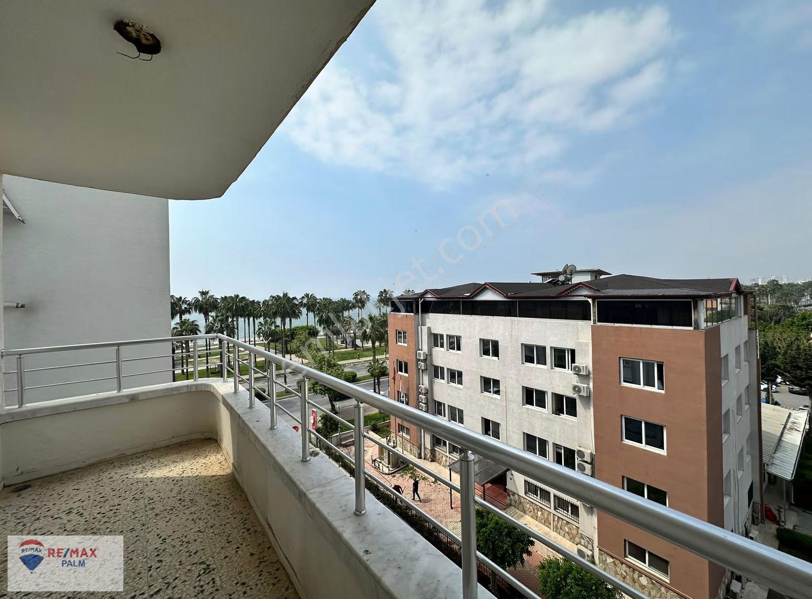Remax Palm'den Adnan Menderes Blv.da Deniz Manzaralı Kiralık 3+1 - Görsel 12