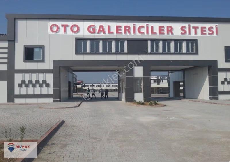 Remax Palm'den Oto Galericiler Sitesi'nde Satılık Dükkan