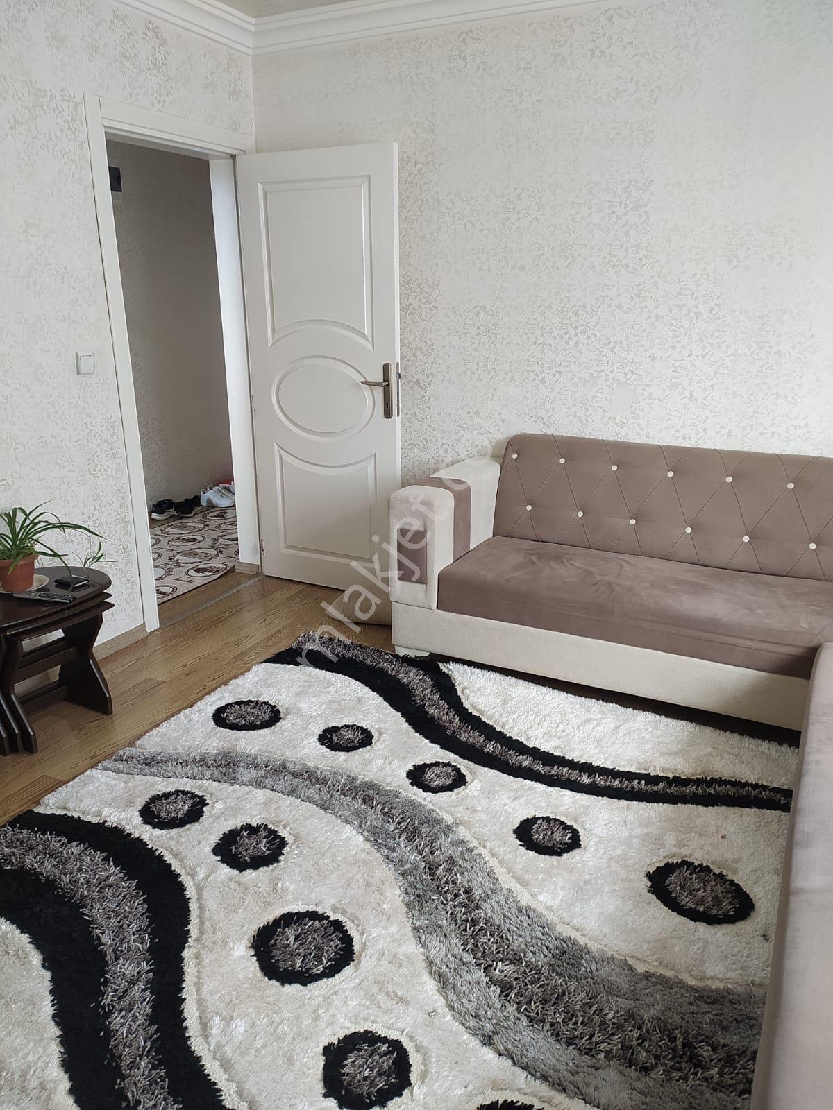 Van Maraş Caddesi Kiralık 2+1 Eşyali Daire. - Görsel 2