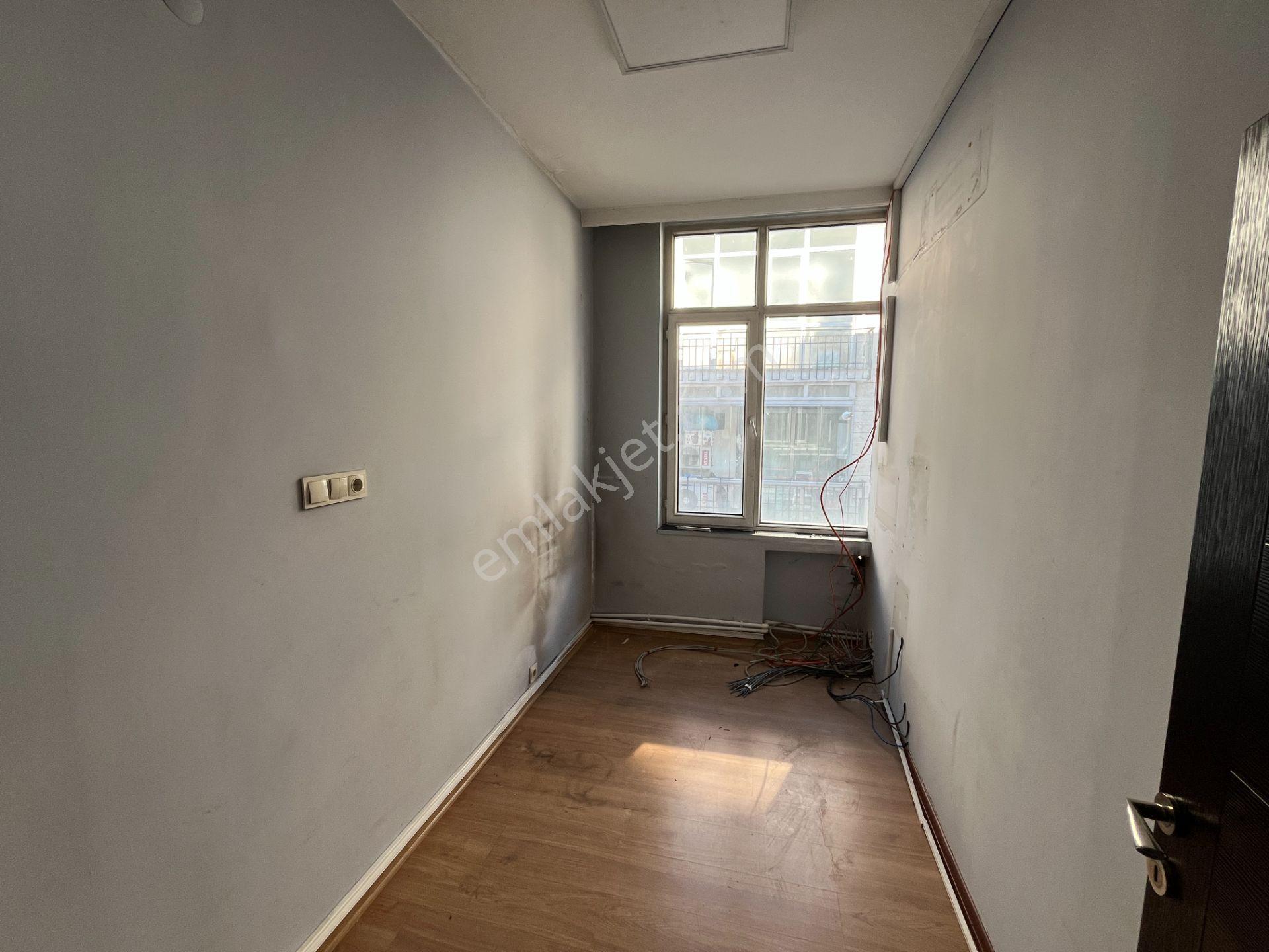 Meydan'da Kiralık Prestijli Ofis Fırsatı - Maraş Cad. Cepheli - Görsel 13
