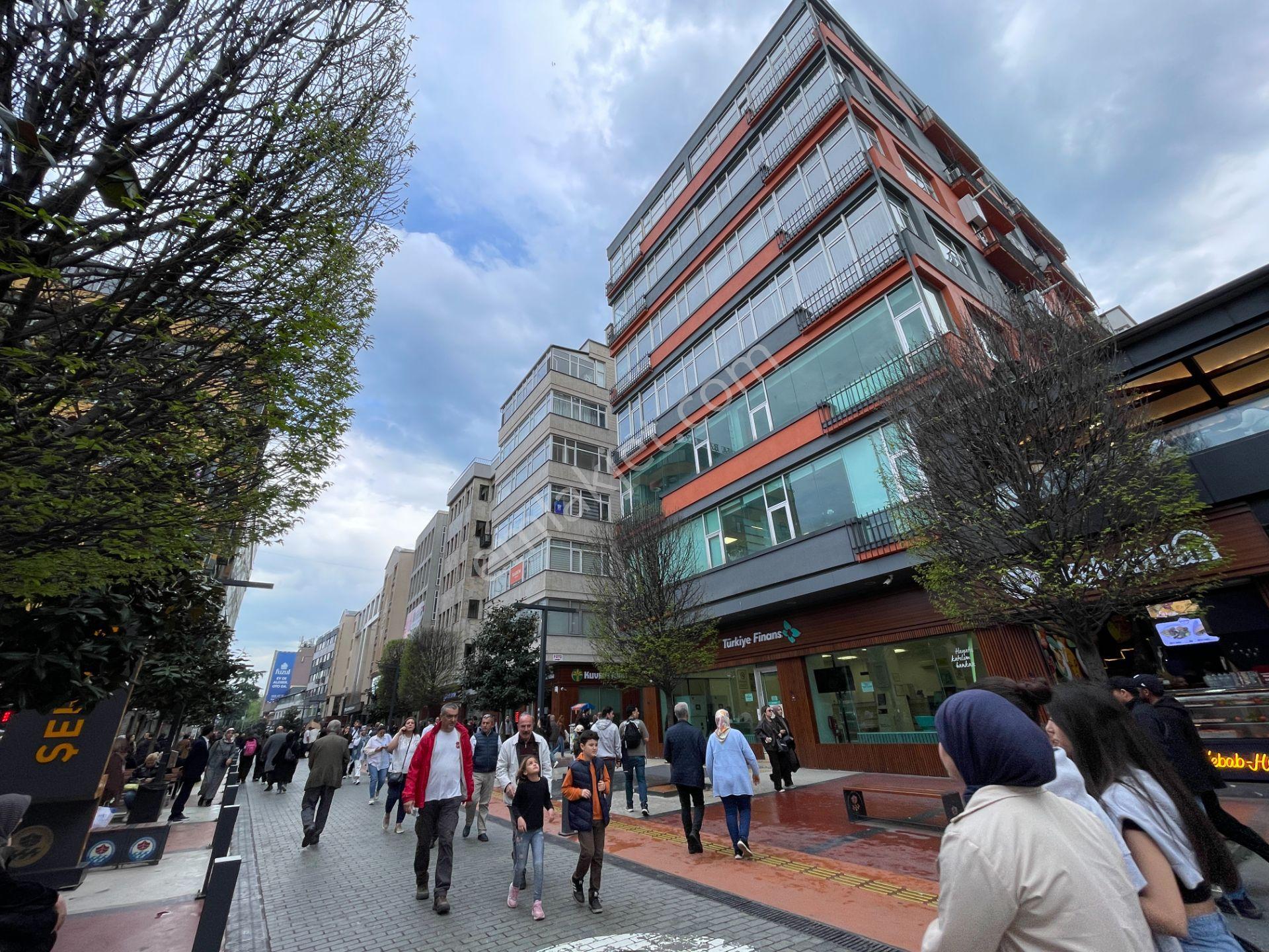 Meydan'da Kiralık Prestijli Ofis Fırsatı - Maraş Cad. Cepheli - Görsel 2