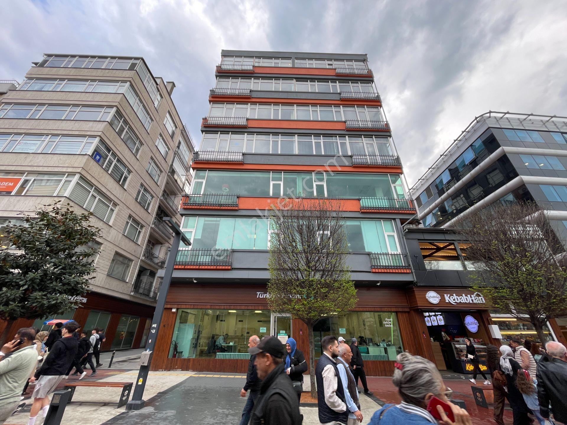 Meydan'da Kiralık Prestijli Ofis Fırsatı - Maraş Cad. Cepheli