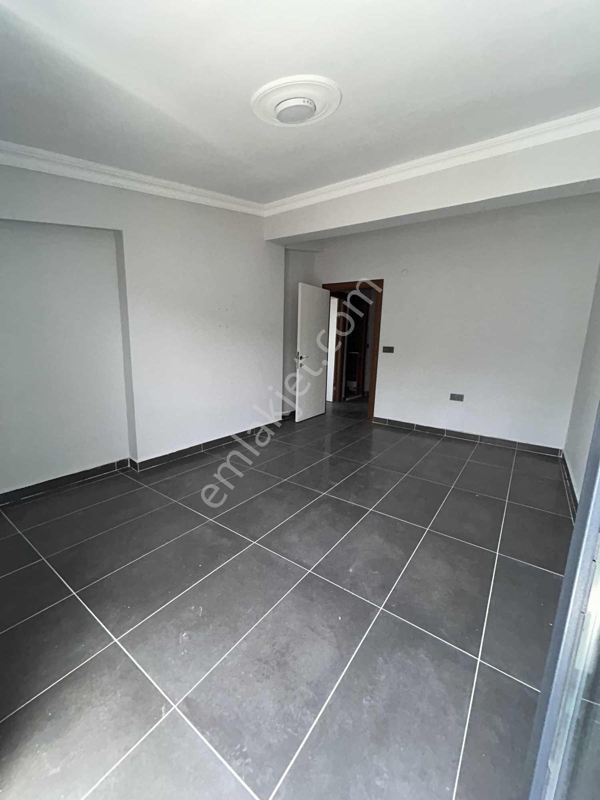 Yeni Binada Geniş Kullanımlı 4+1 Dubleks Daire - Görsel 5