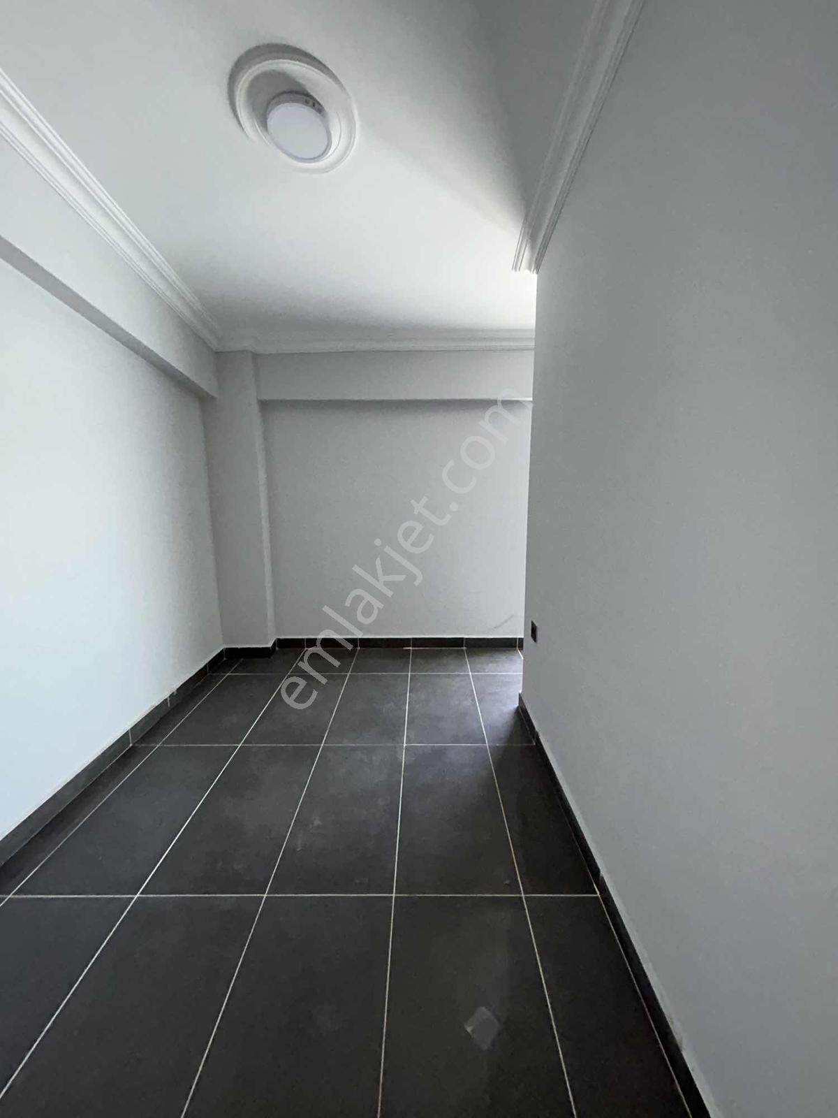 Yeni Binada Geniş Kullanımlı 4+1 Dubleks Daire - Görsel 11