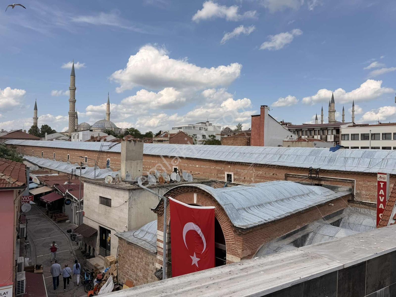 Edirne Mithatpaşa Mah. 2 Katlı Teraslı Kiralık İş Yeri