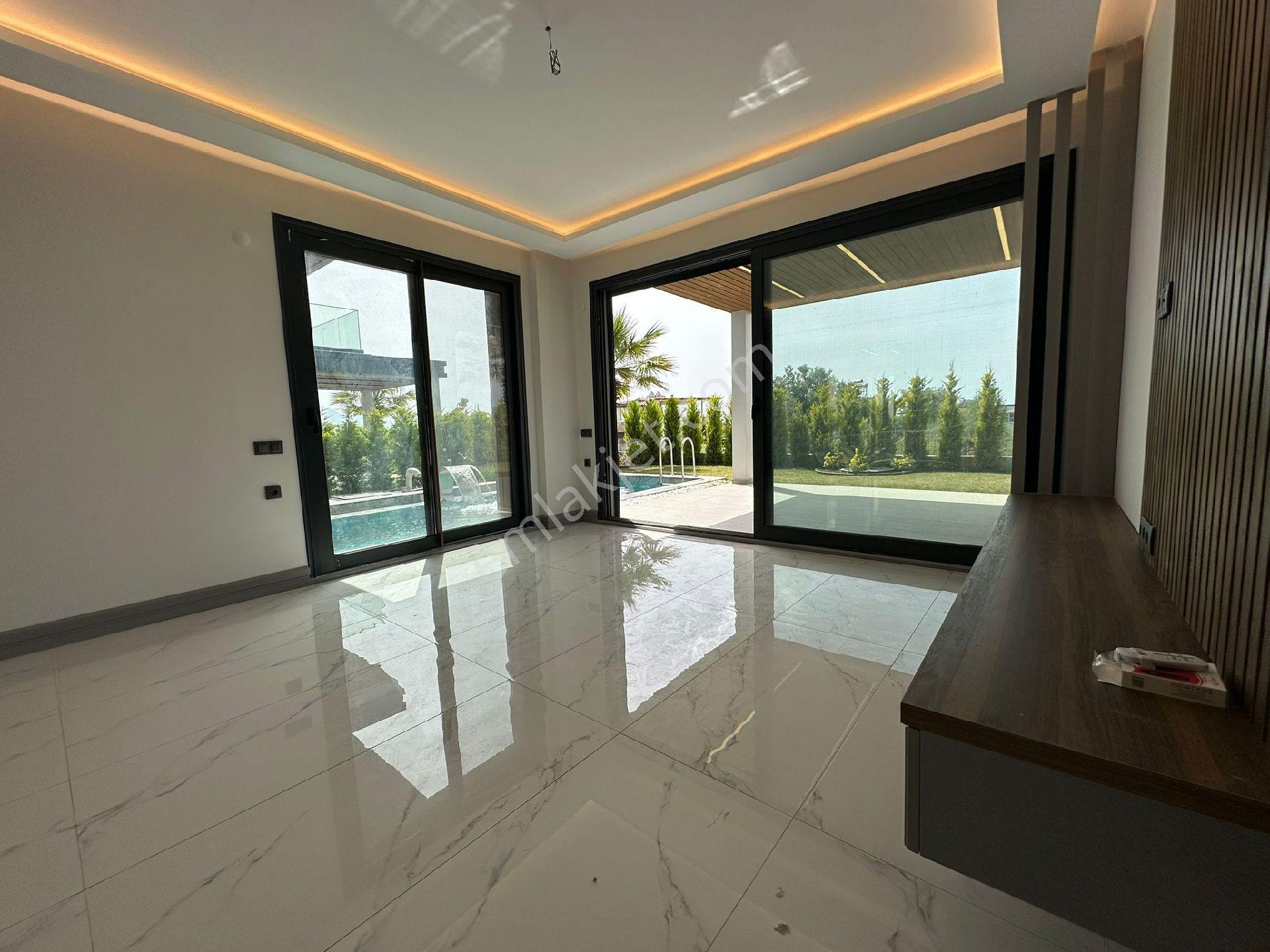 Kuşadası Soğucak Tek Müstakil Manzaralı 4+1 Lüx Villa - Görsel 16