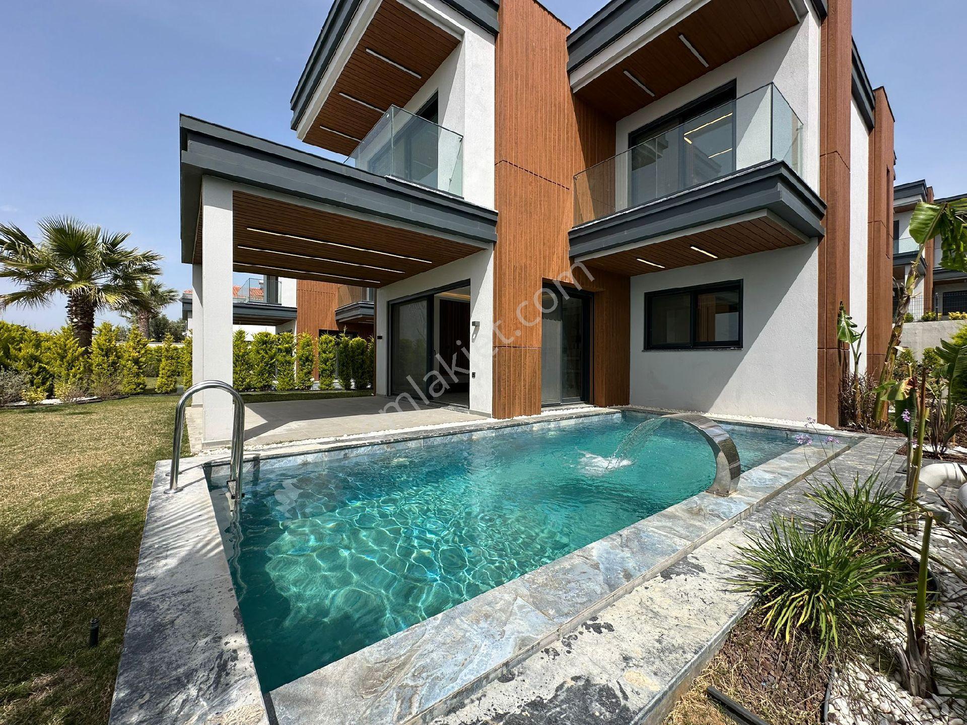 Kuşadası Soğucak Tek Müstakil Manzaralı 4+1 Lüx Villa - Görsel 10