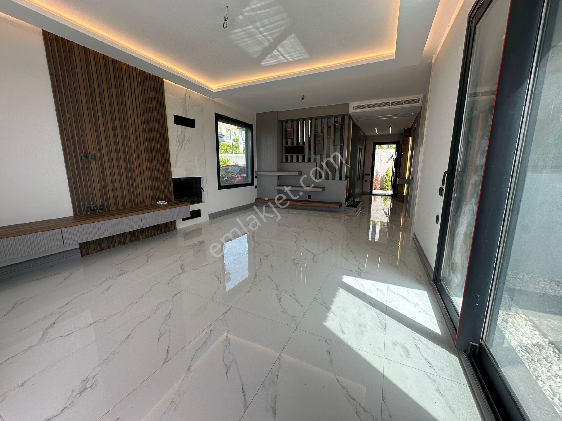 Kuşadası Soğucak Tek Müstakil Manzaralı 4+1 Lüx Villa - Görsel 15