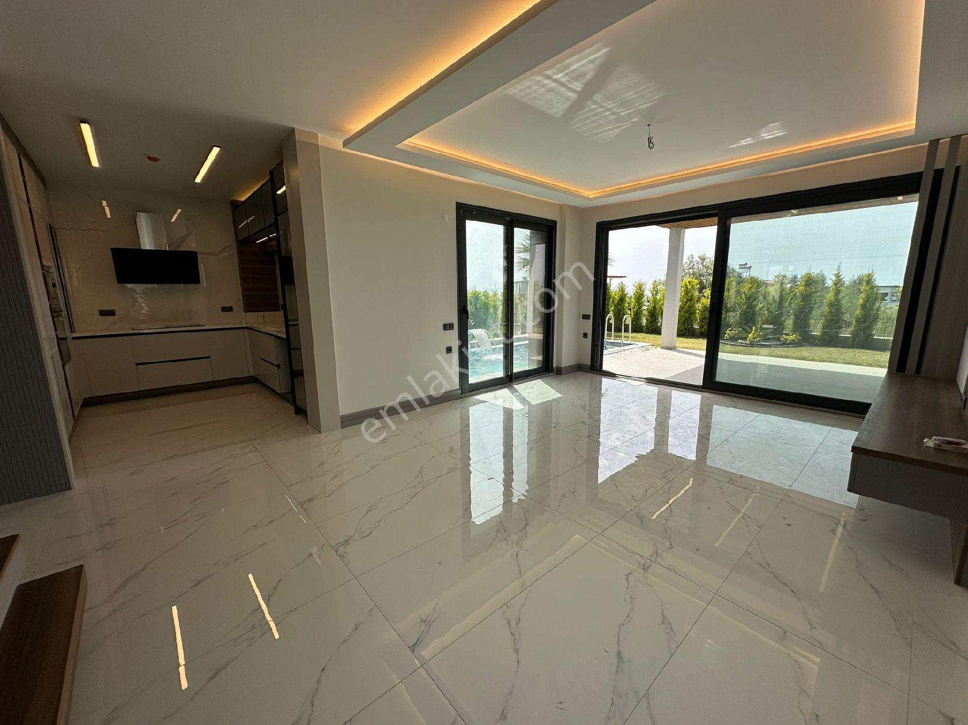 Kuşadası Soğucak Tek Müstakil Manzaralı 4+1 Lüx Villa - Görsel 17