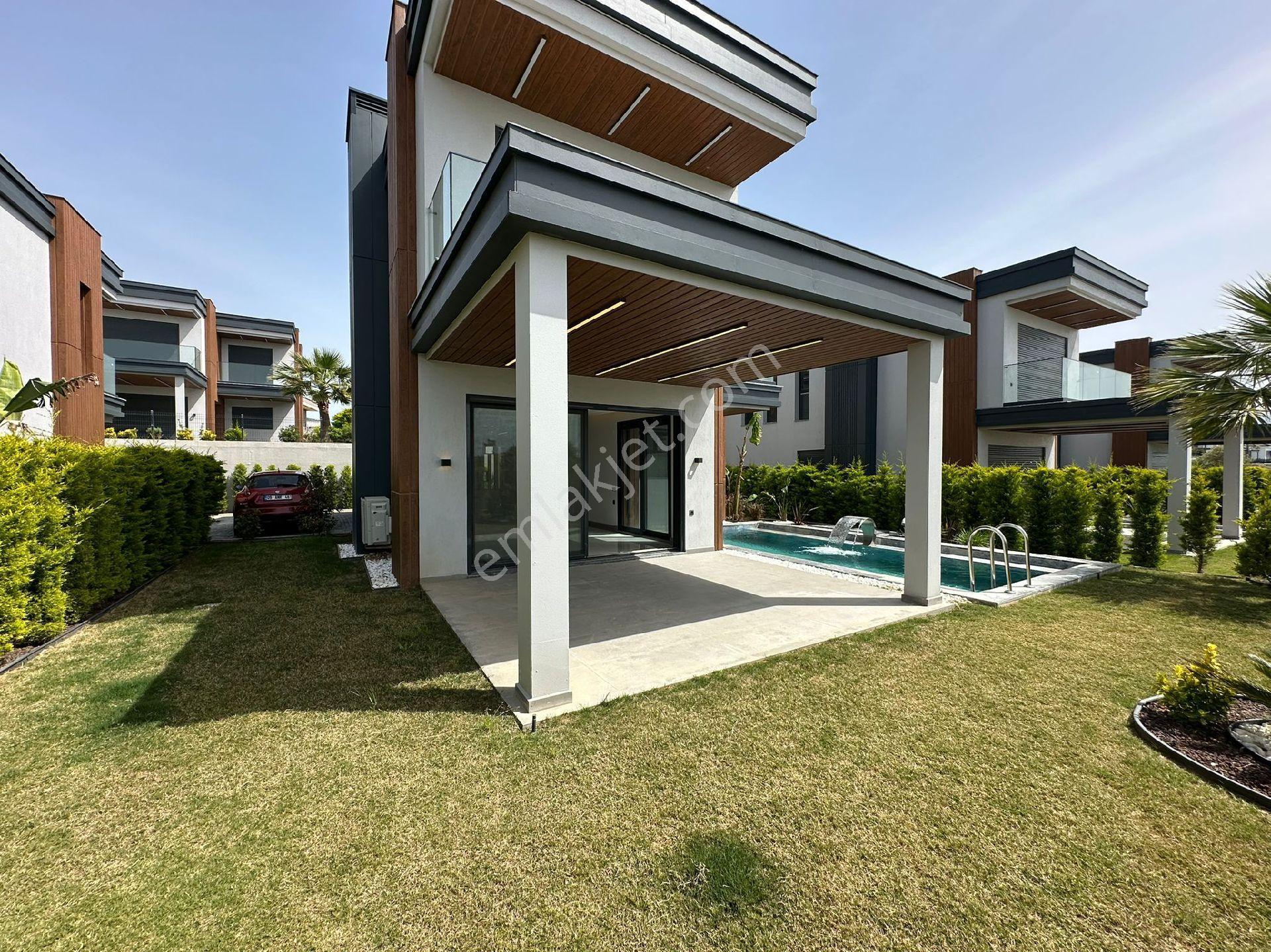 Kuşadası Soğucak Tek Müstakil Manzaralı 4+1 Lüx Villa - Görsel 6