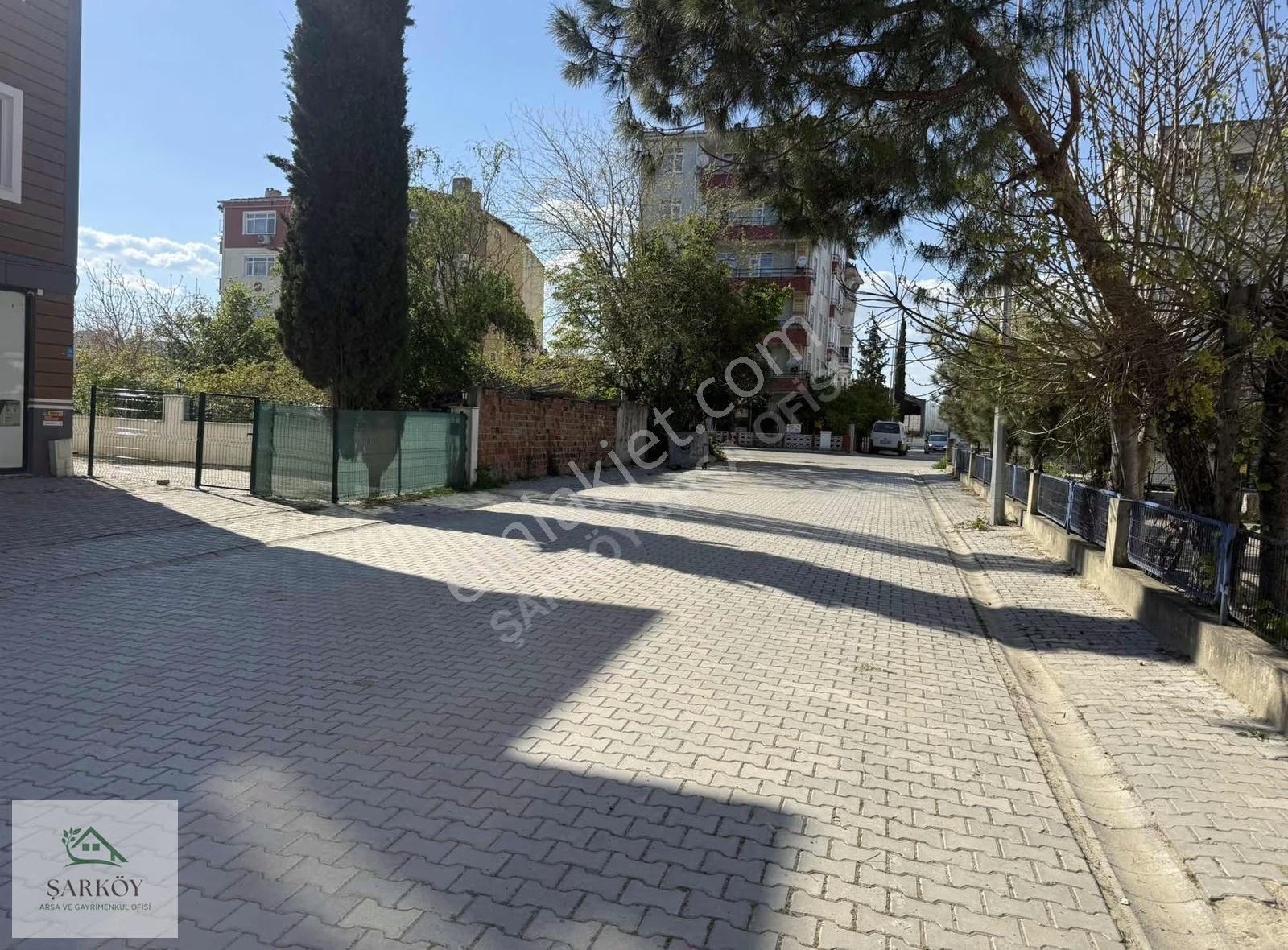 Altınova Emek Sitesinde Geniş Kullanımlı 2+1 Satılık Daire - Görsel 25