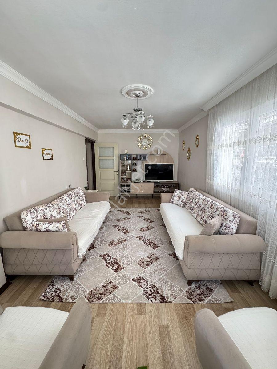 Ordu Caddesi Paralelinde 3+1 Doğalgazlı Arakat Ferah Asansörlü - Görsel 31