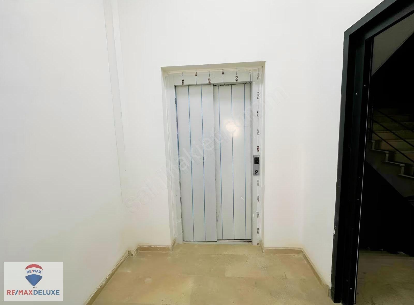 Kocaeli Çayırova'da Kiralık 375 M2 Plaza Katı - Görsel 18