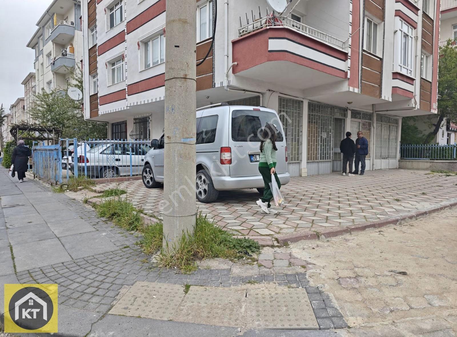 K.topçu'dan Atatürk Mh. 20m2 Her İşe Uygun Satılık Dükkan