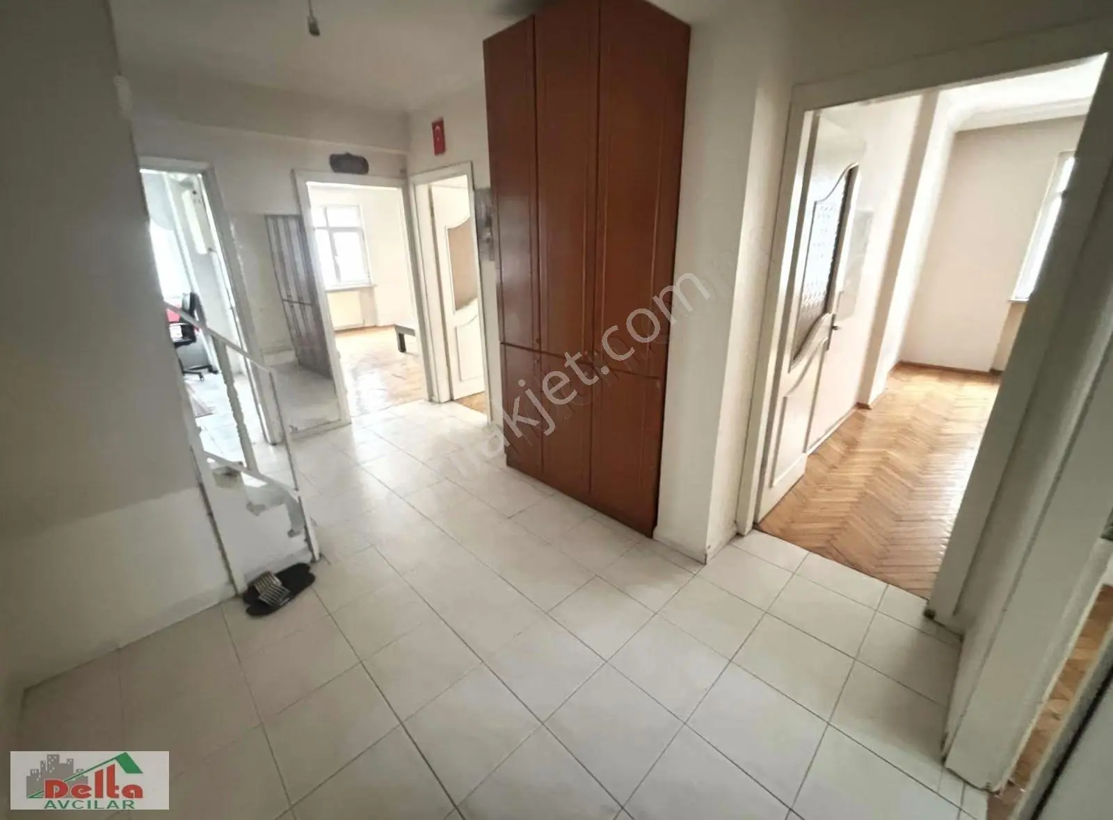 Merkez'de 5+2 Sağlam Bina 280 M2 Kiralık Geniş Dublex Daire - Görsel 5