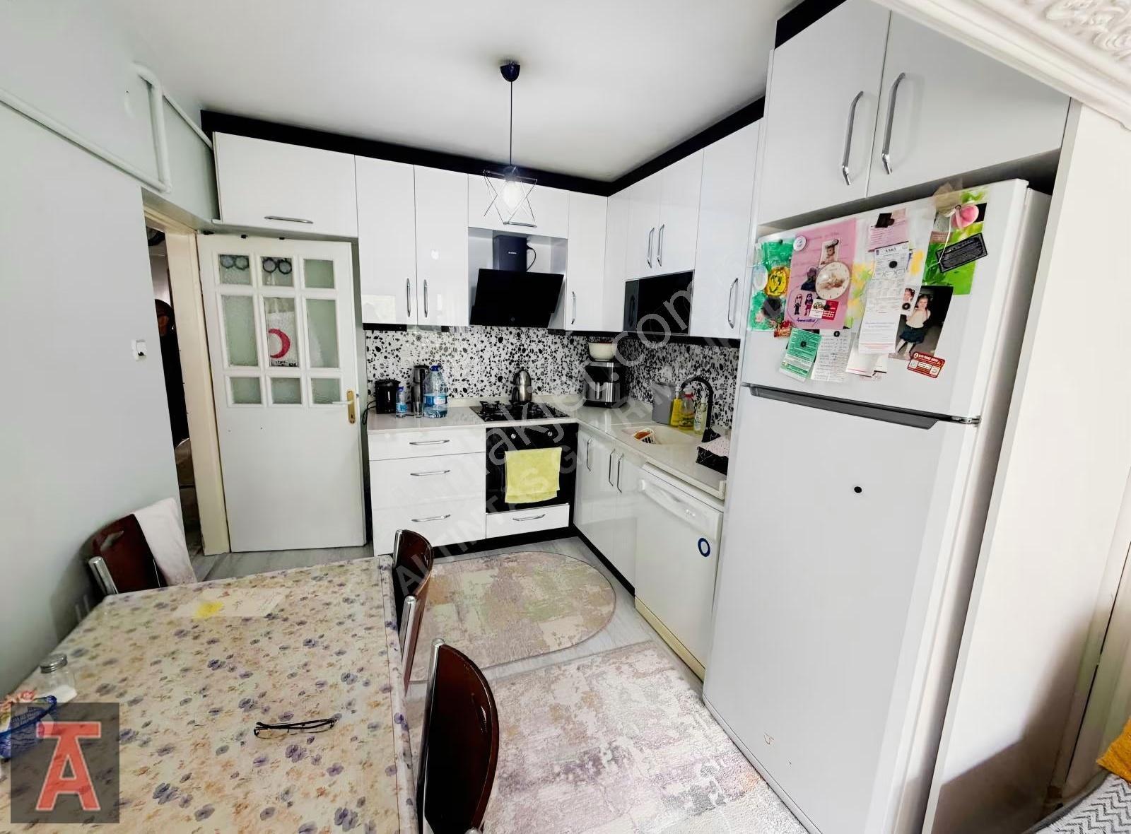 Ayyıldız Mah.site İçerisinde Caddeye Yakın 3+1yüksek Giriş Daire - Görsel 4