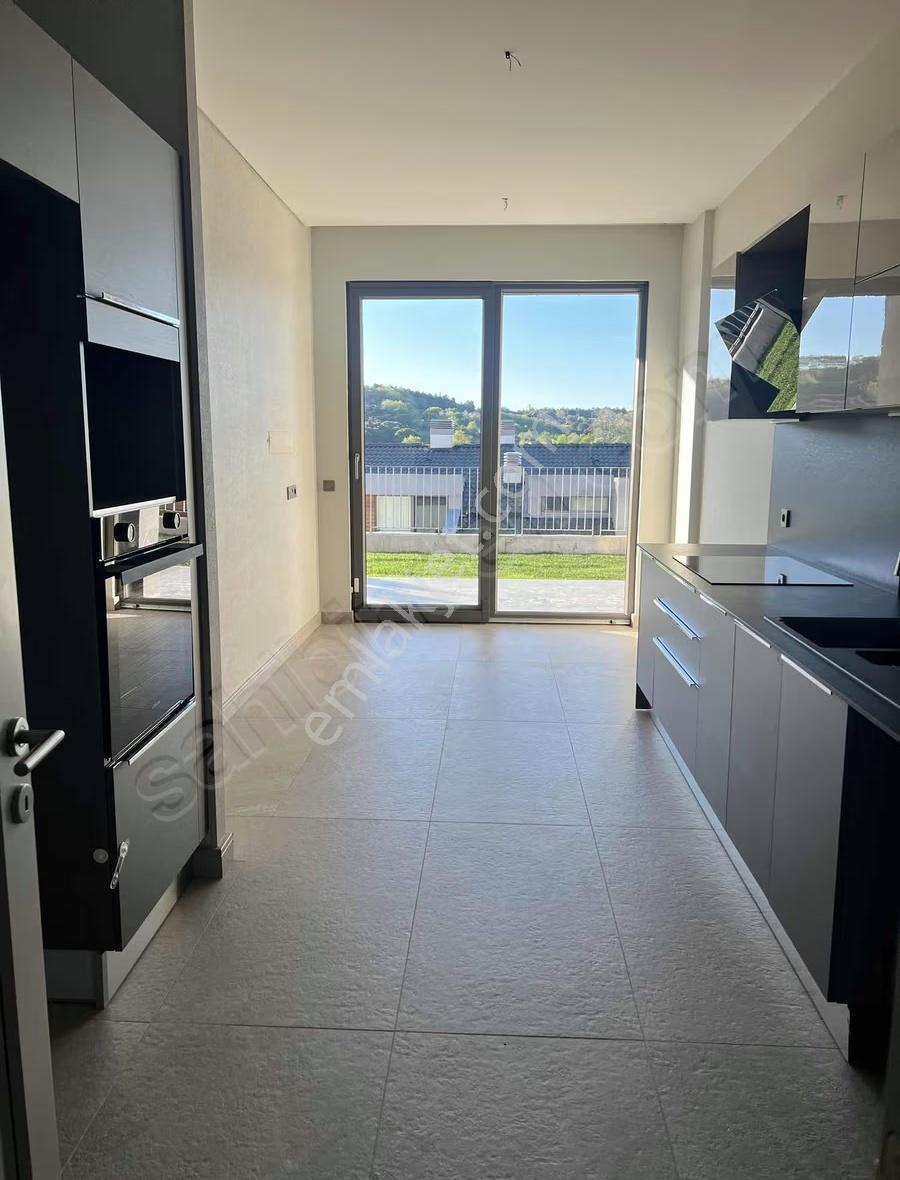 Uskumruköy Dekar Büyük Bahçeli Ferah 4.5+1 Kiralık Villa - Görsel 28