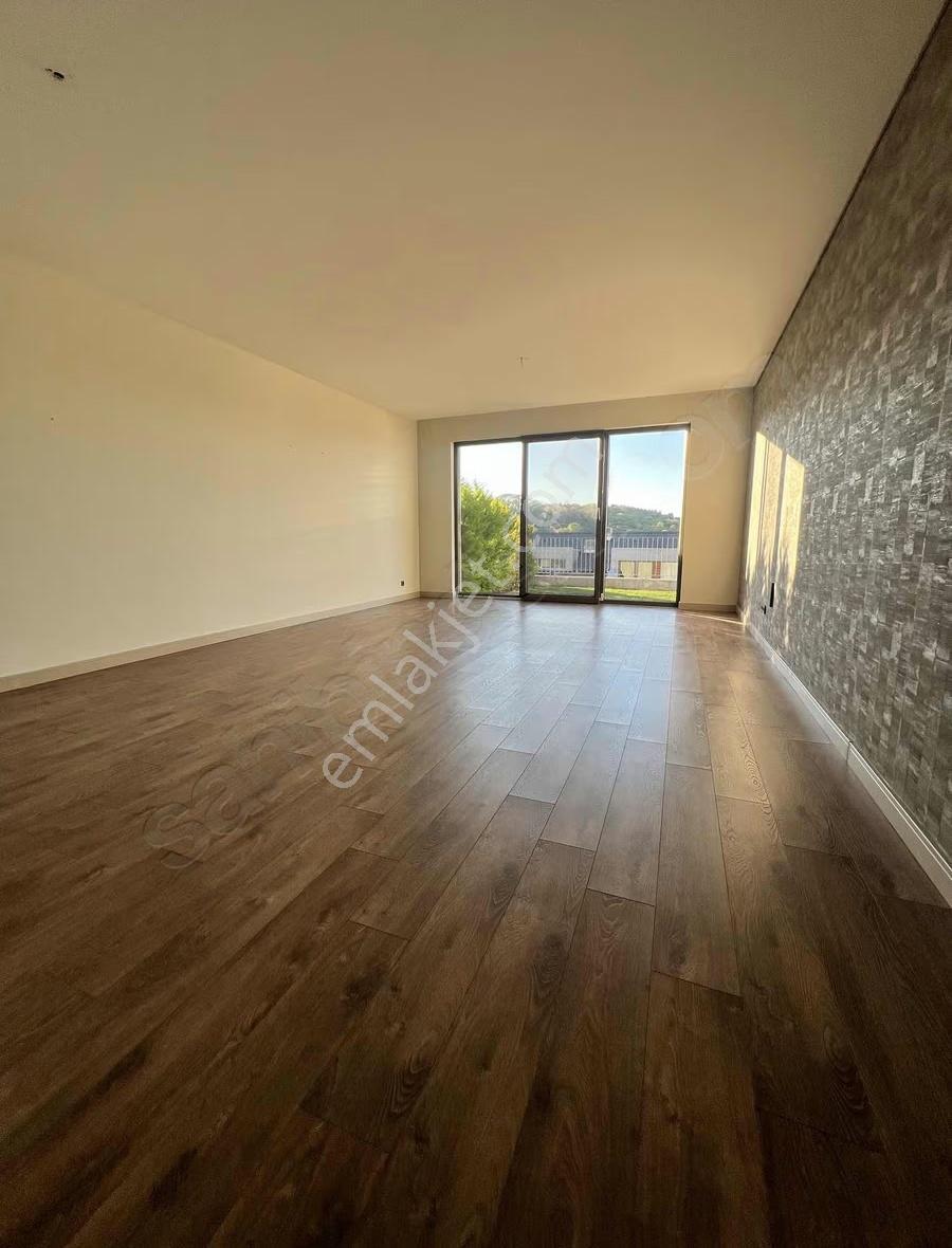 Uskumruköy Dekar Büyük Bahçeli Ferah 4.5+1 Kiralık Villa - Görsel 21