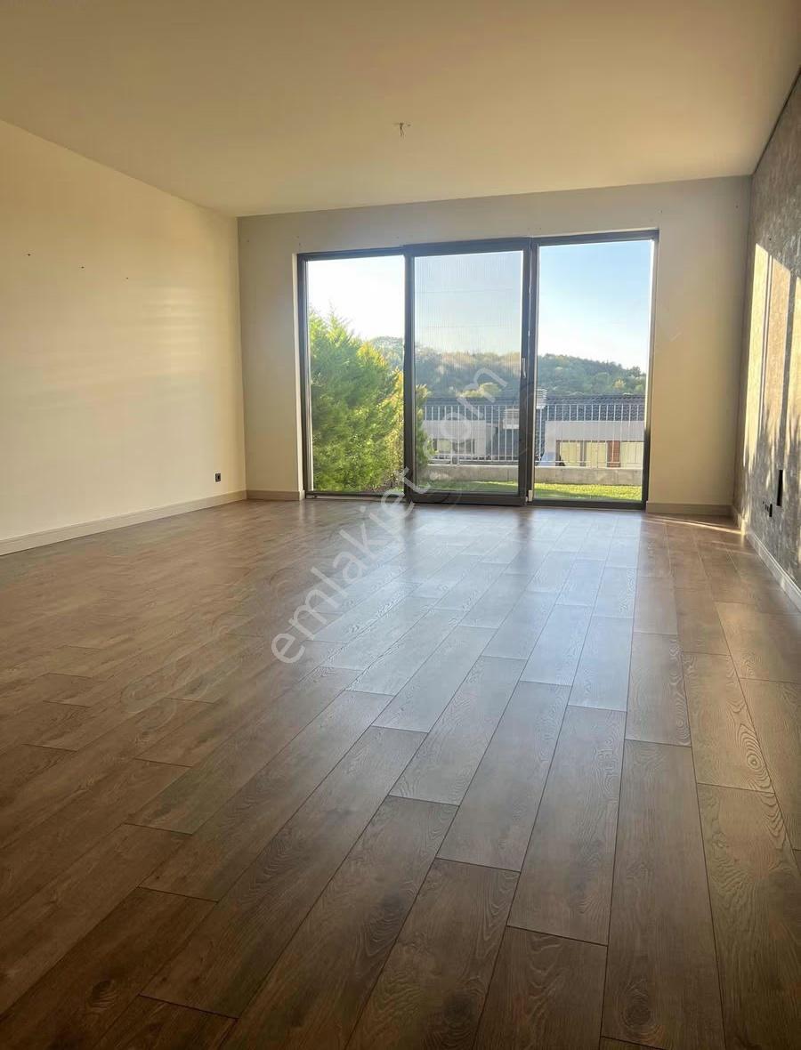 Uskumruköy Dekar Büyük Bahçeli Ferah 4.5+1 Kiralık Villa - Görsel 15