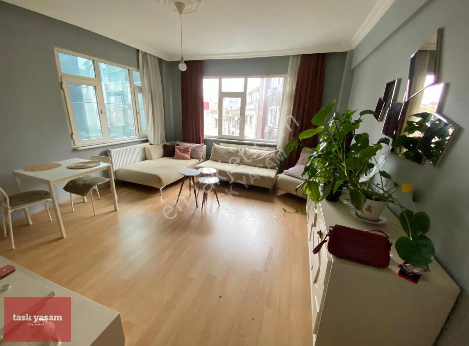 Nişantaşında Eşyalı Kiralık Geniş 1+1 Daire