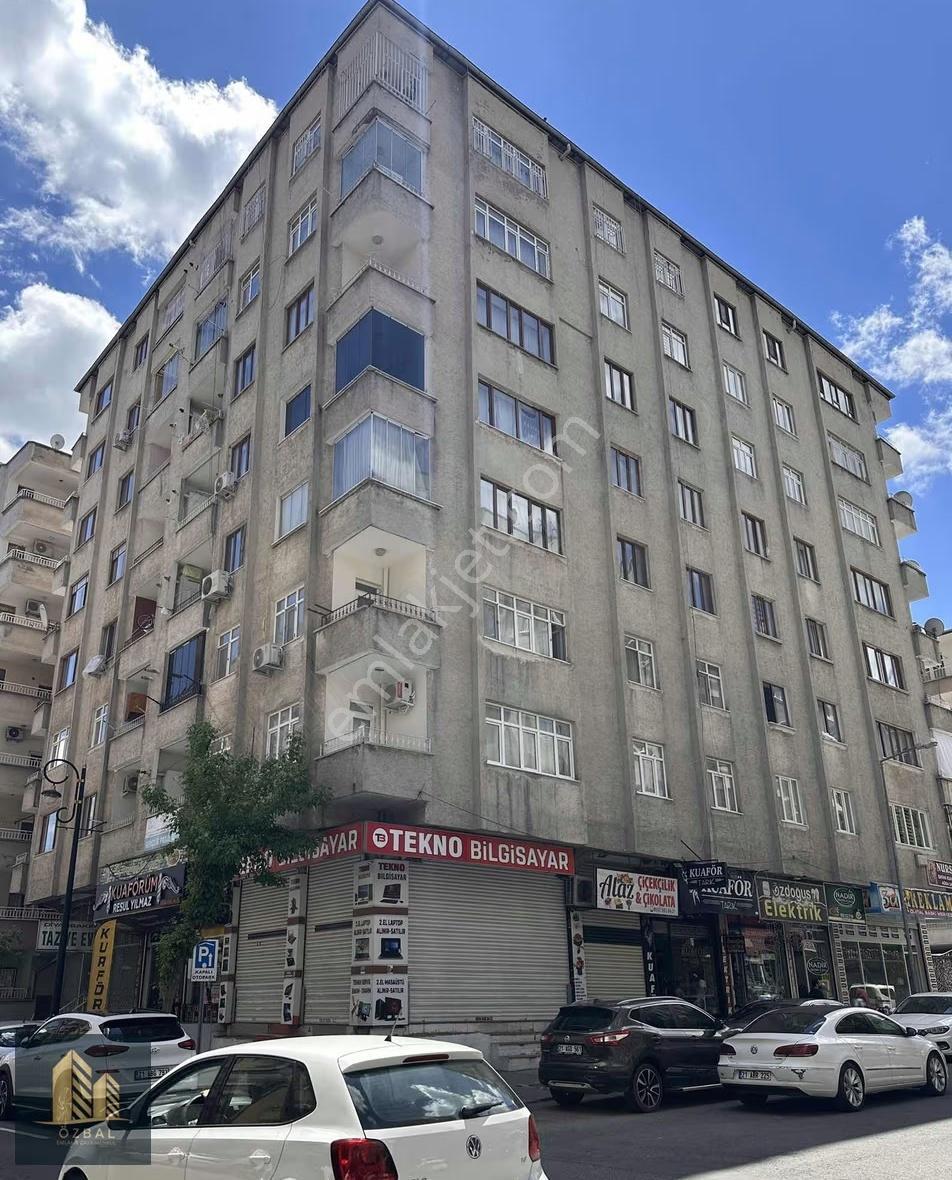 Özbal Emlak Ofis Rızvanağa Caddesinde Satılık Daire