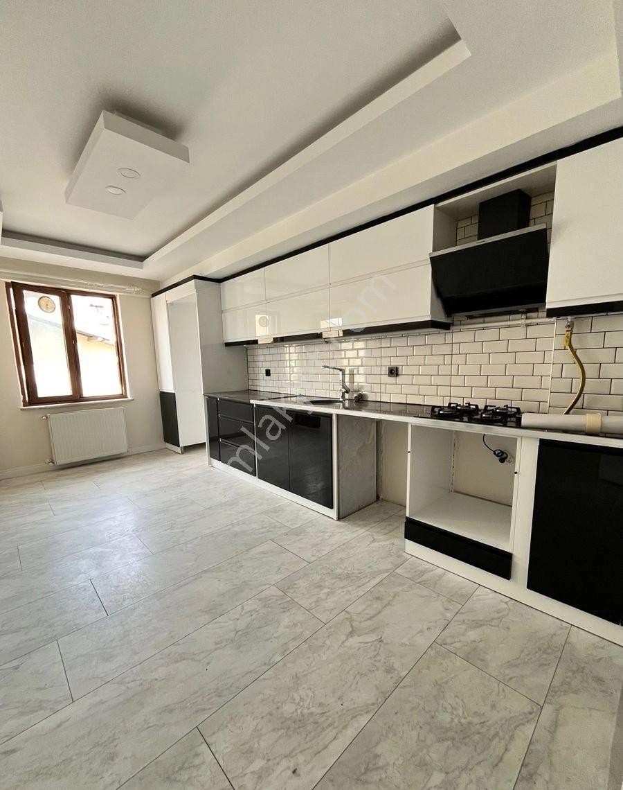 Isparta Karağaç Mahallesinde Satılık 4+1 Dublexs Daire