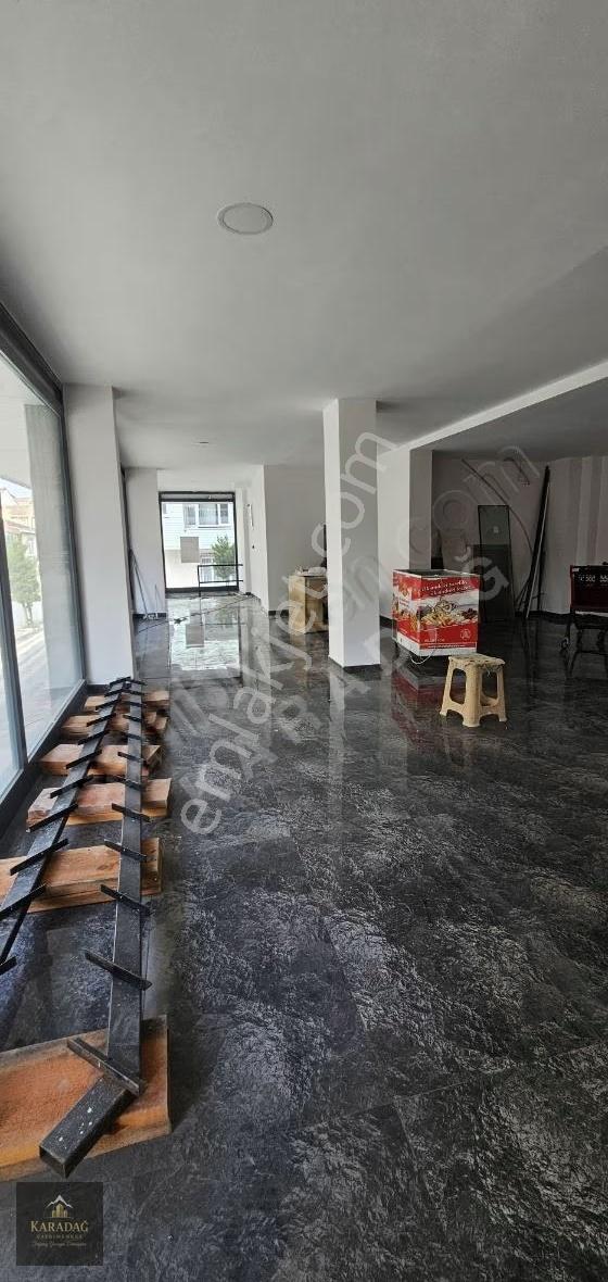 Okul Yolu Üzerinde 100m² Kiralık Dükkan - Görsel 2