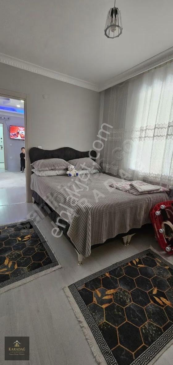 Atatürk Mahallesinde Satılık 2+1 Balkonlu Yüksek Giriş