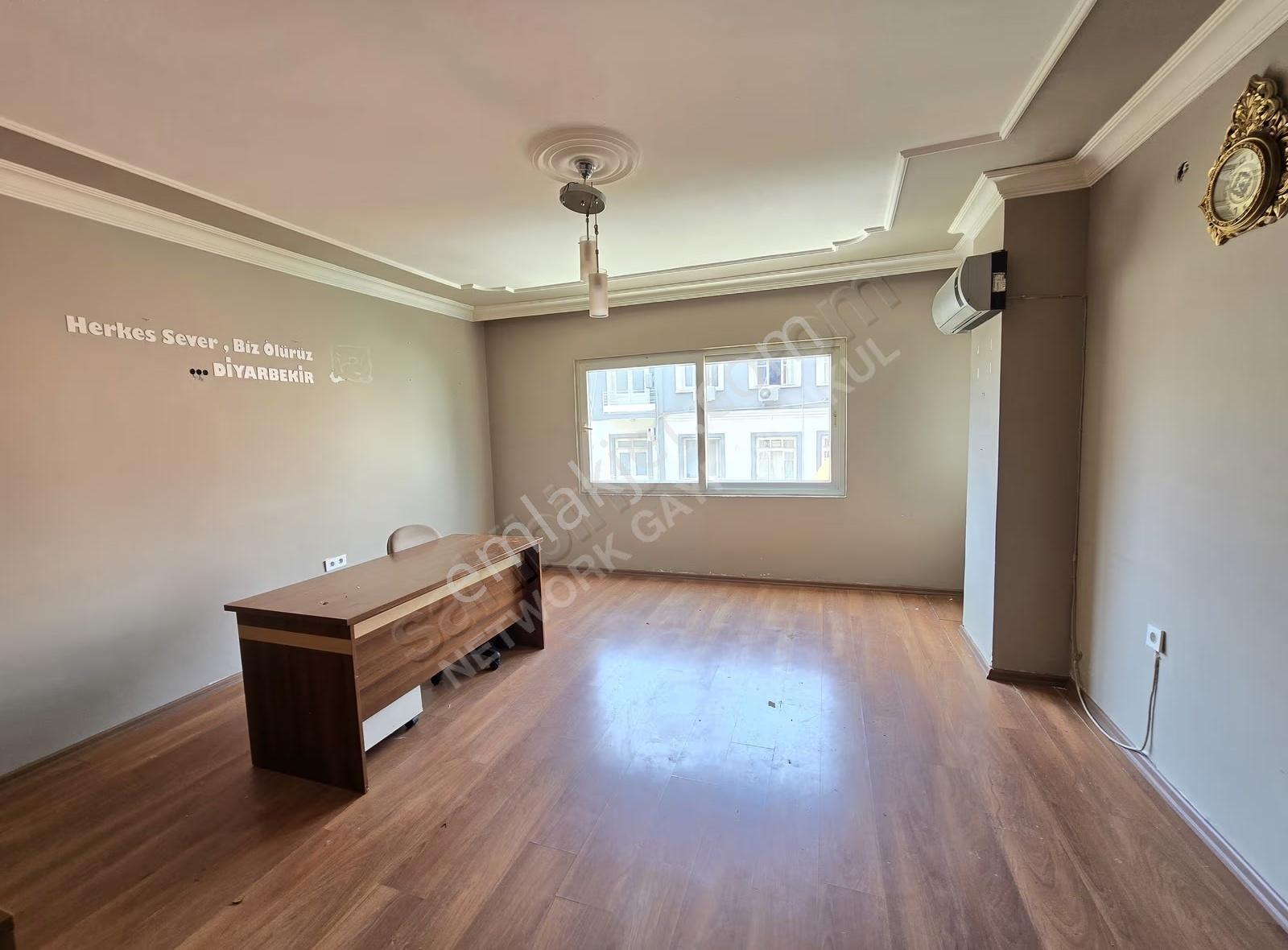 Çarşı Merkez Ulucami Cad. Kiralık 3+1 Ofis (130m²)
